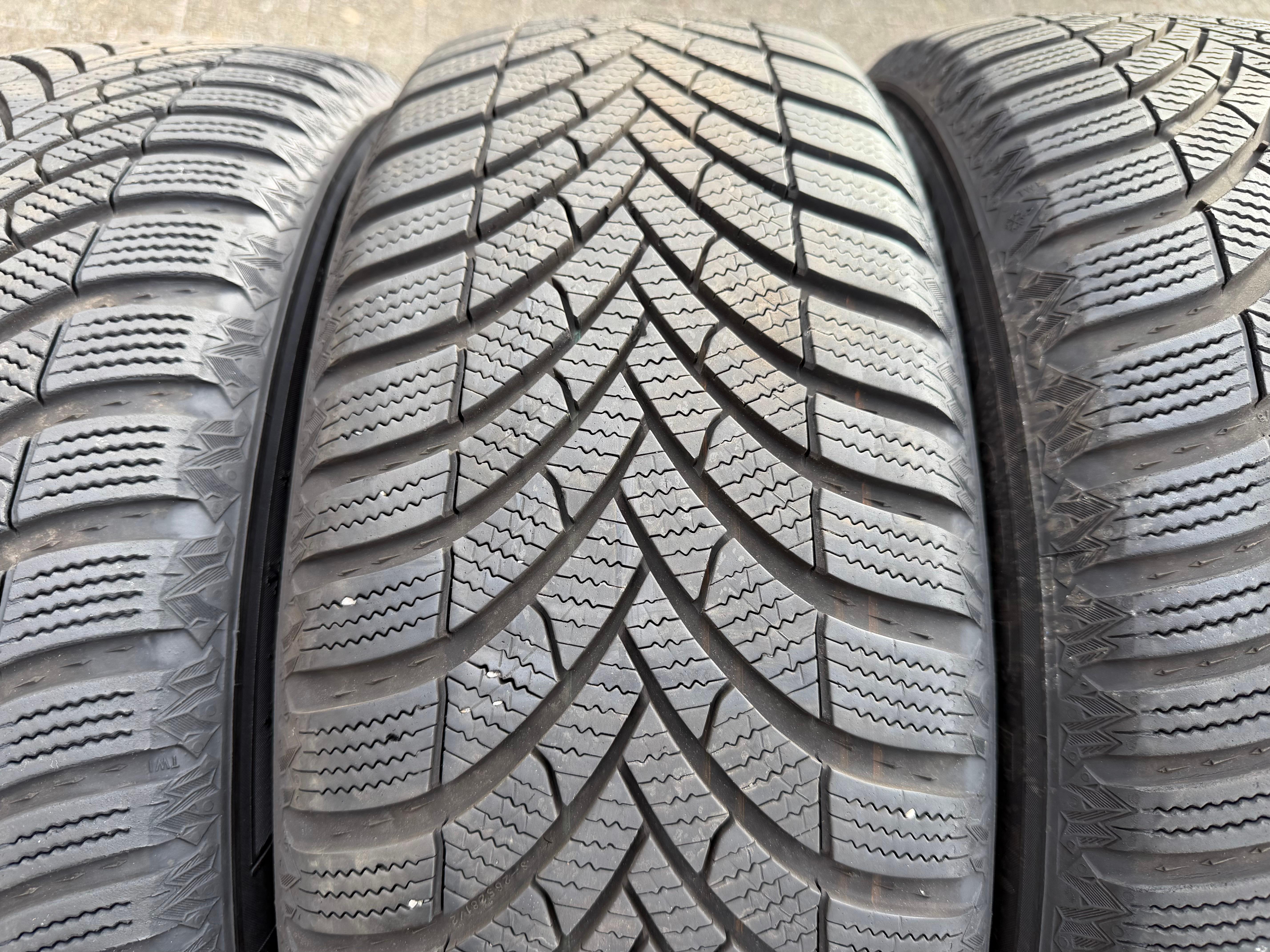 4 ruedas de invierno de aluminio originales de 16" para Skoda Superb III 3V 215/55R17 98V 3V0601025AS