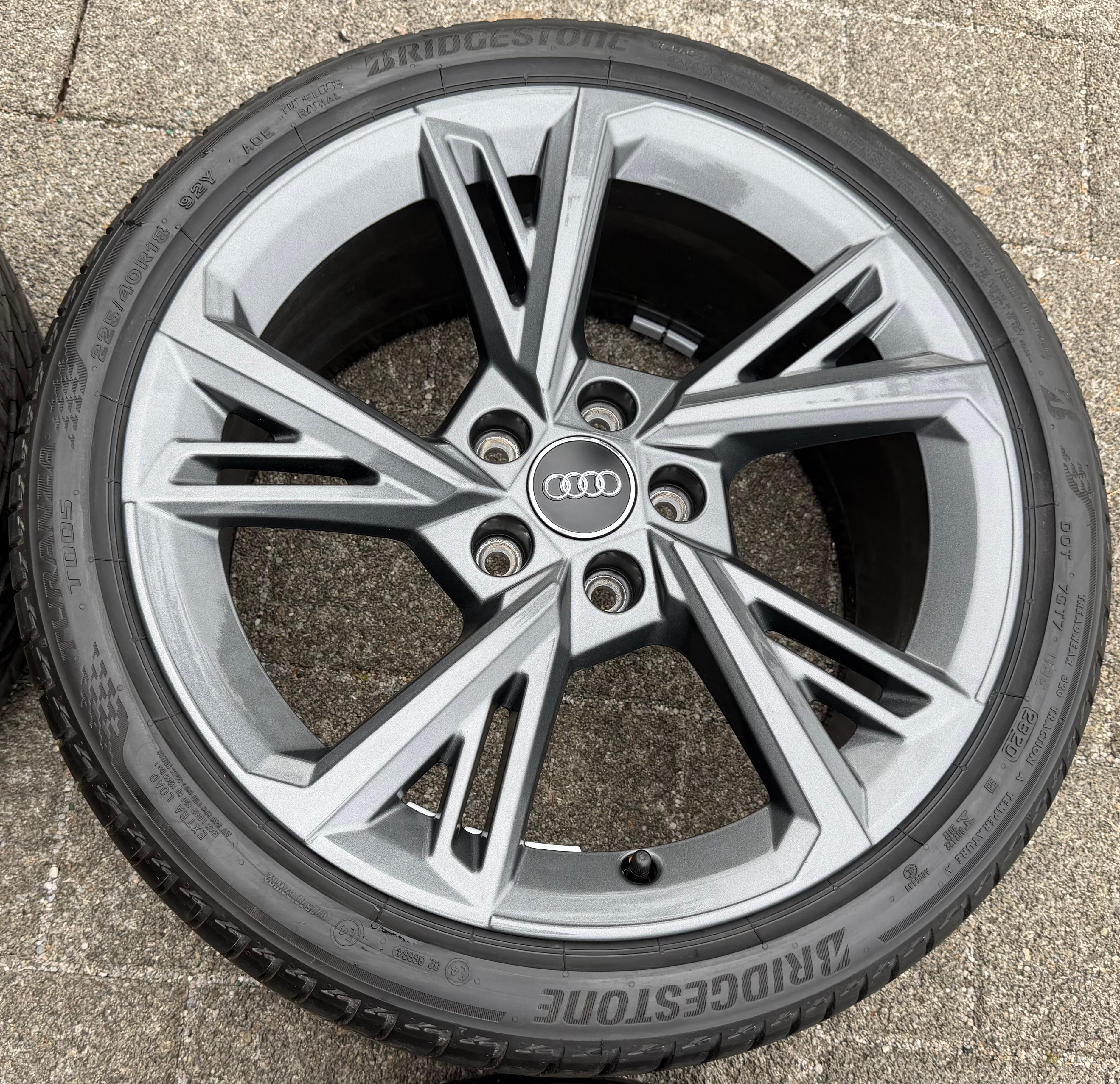 4 roues été complètes en aluminium d’origine 18" pour Audi A3 8Y S3 8Y0601025G 225/40R18 92Y Bridgestone