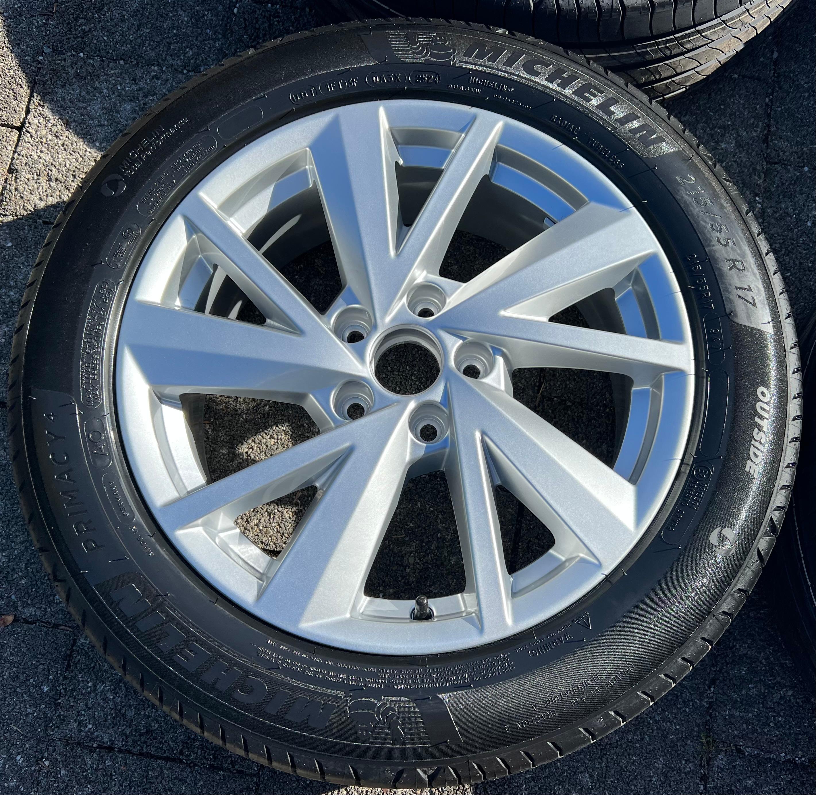 4 ORIGINAL 17" ALU SOMMERRÄDER AUDI Q2 215/55R17 94V MICHELIN 2024 NEU FREIHAUS