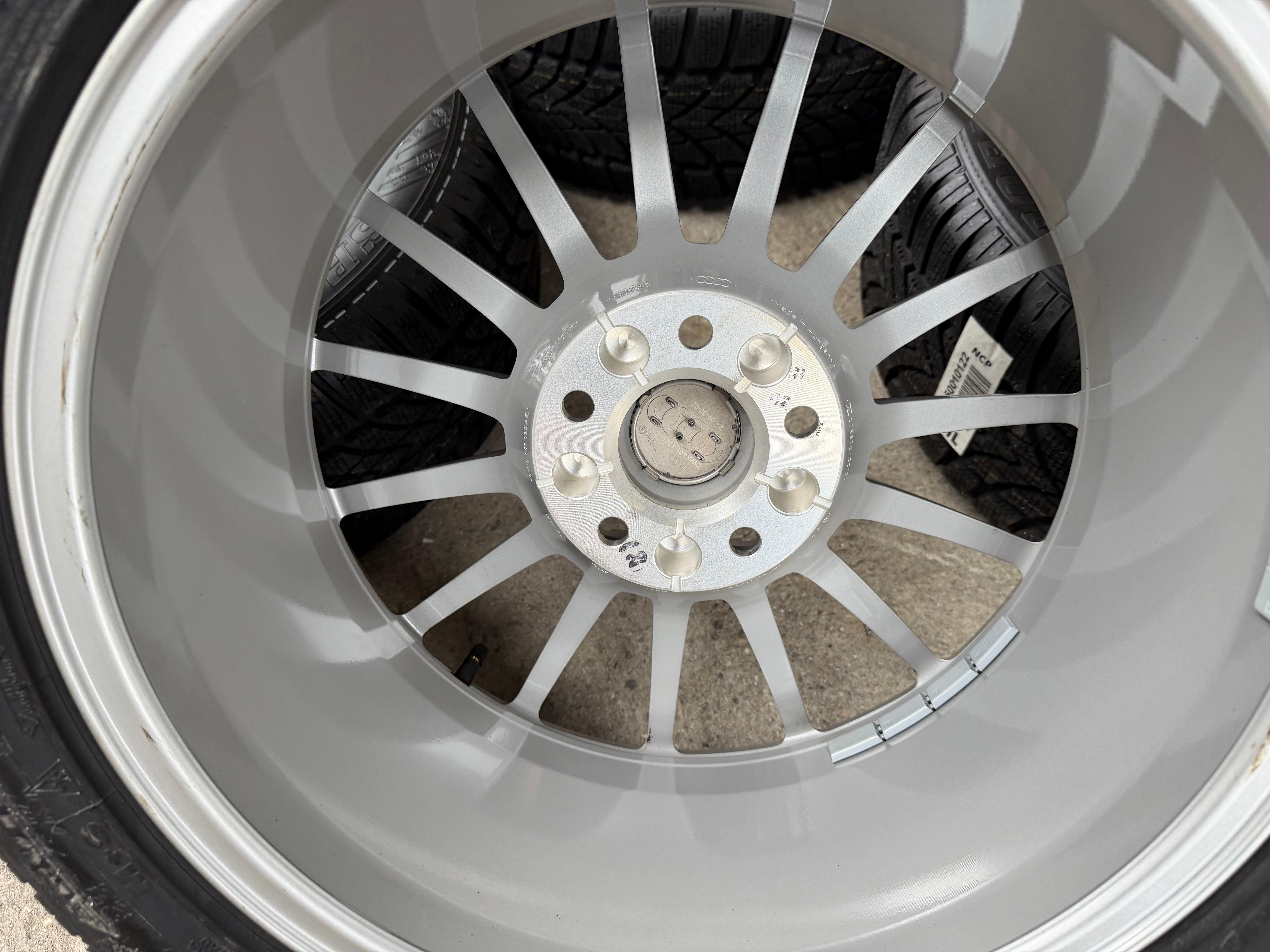 4 RUOTE IN LEGA ORIGINALI DA 17" PER L’INVERNO AUDI A5 F5 8W 225/50R17 98H 8W0601025AE DUNLOP