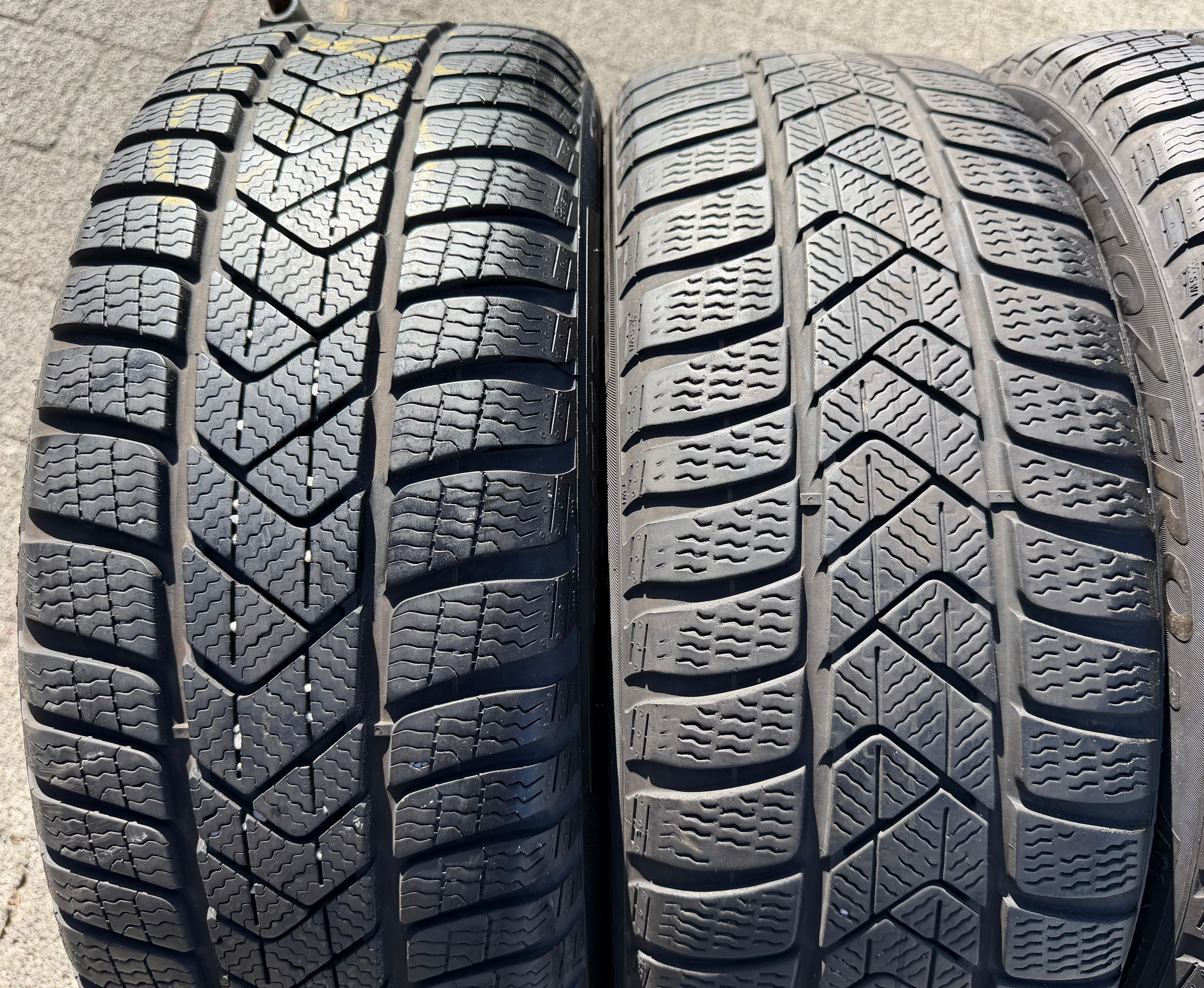4 Original 17" Alu Winterräder Audi A3 S3 8Y 8Y0601025L 205/50R17 93H Pirelli