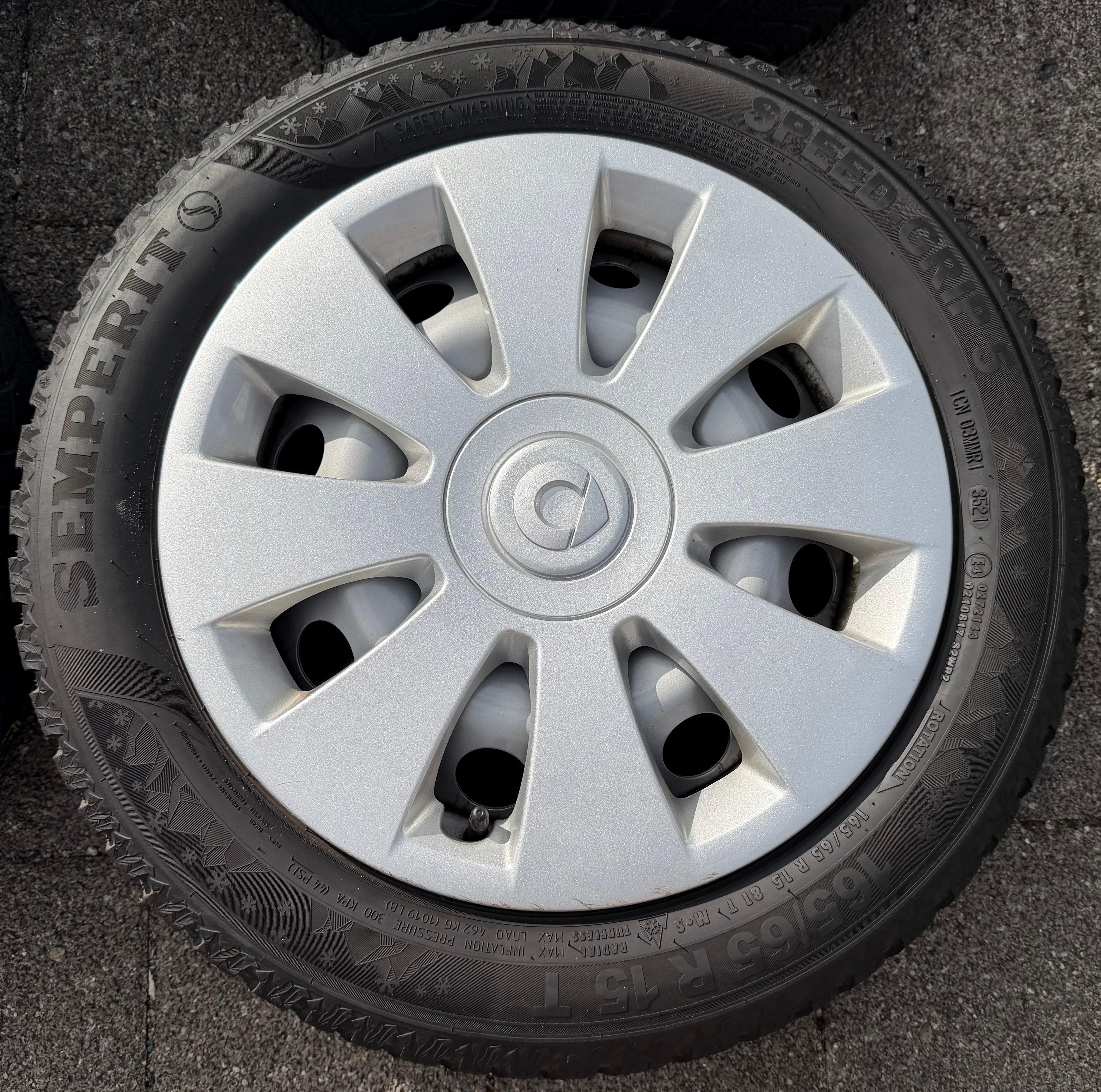 4 roues hiver d’origine Smart 453 165/65R15 81T 185/60R15 84T Semperit RDKS
