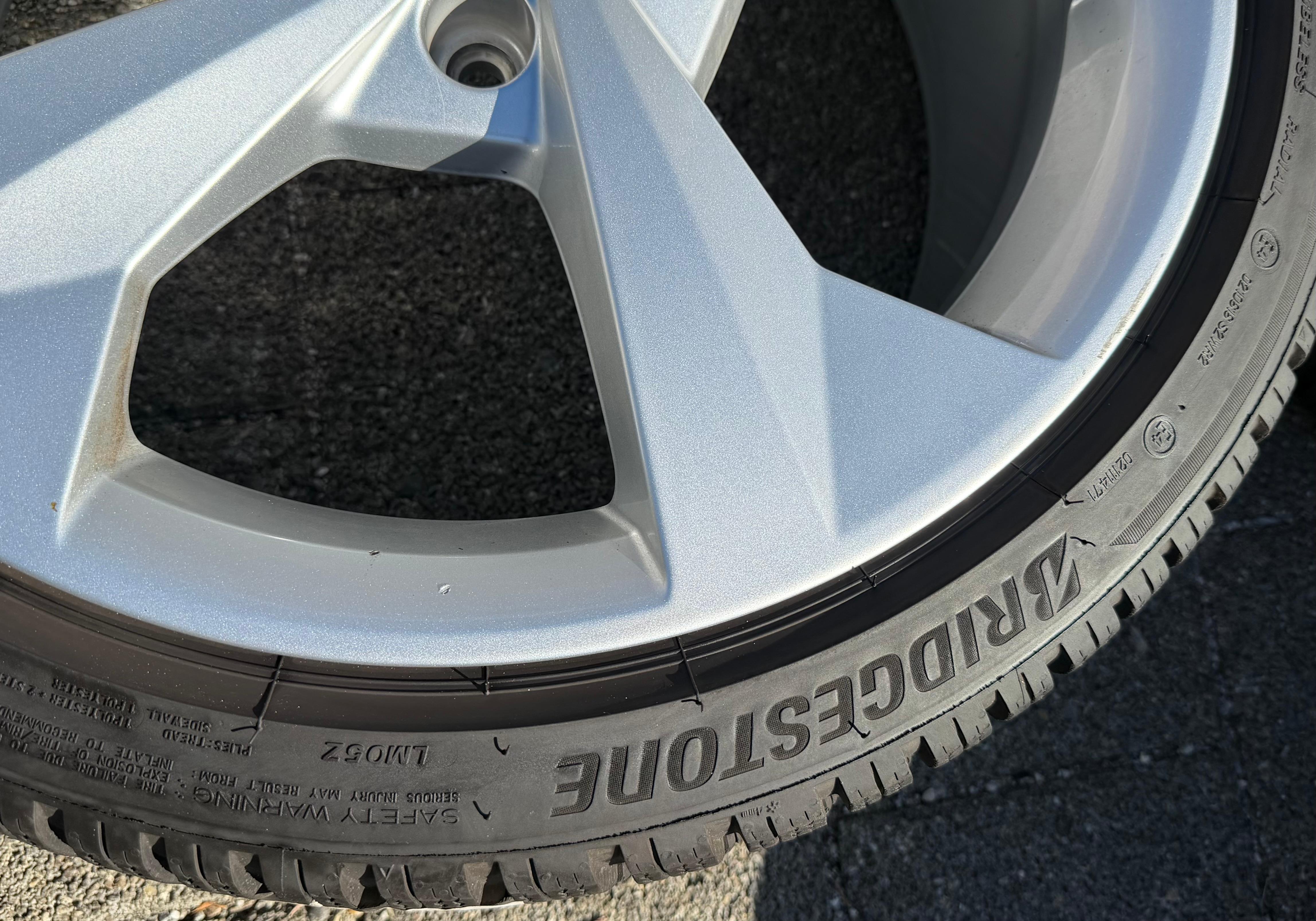 4 Original 18" Alu Winterräder Audi A3 S3 8Y 8Y0601025J 225/40R18 92V Bridgestone 2022