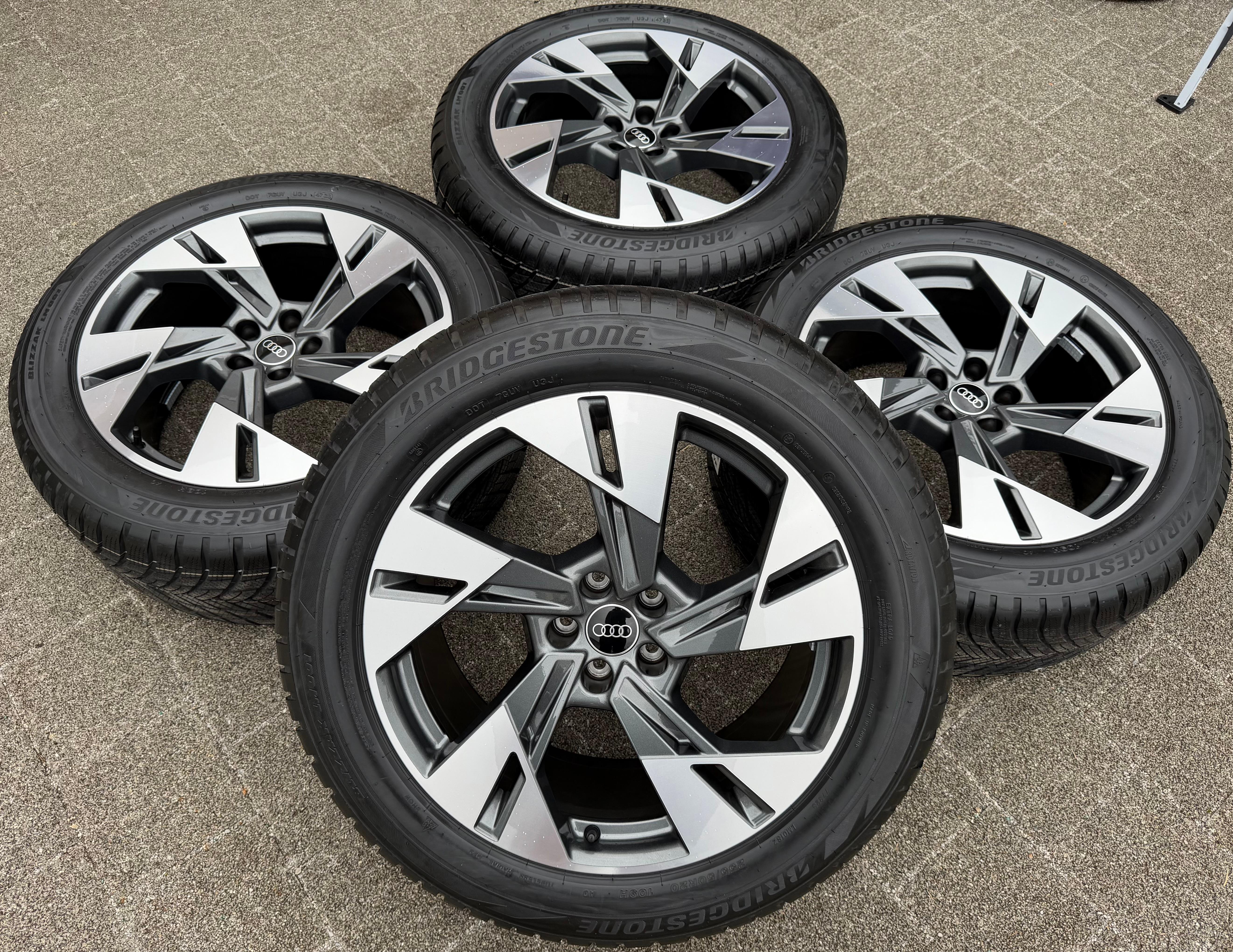 4 Original 20" Alu Winterräder Audi E-Tron Q8 Etron 4KE601025AP 255/50R20 109V NEU