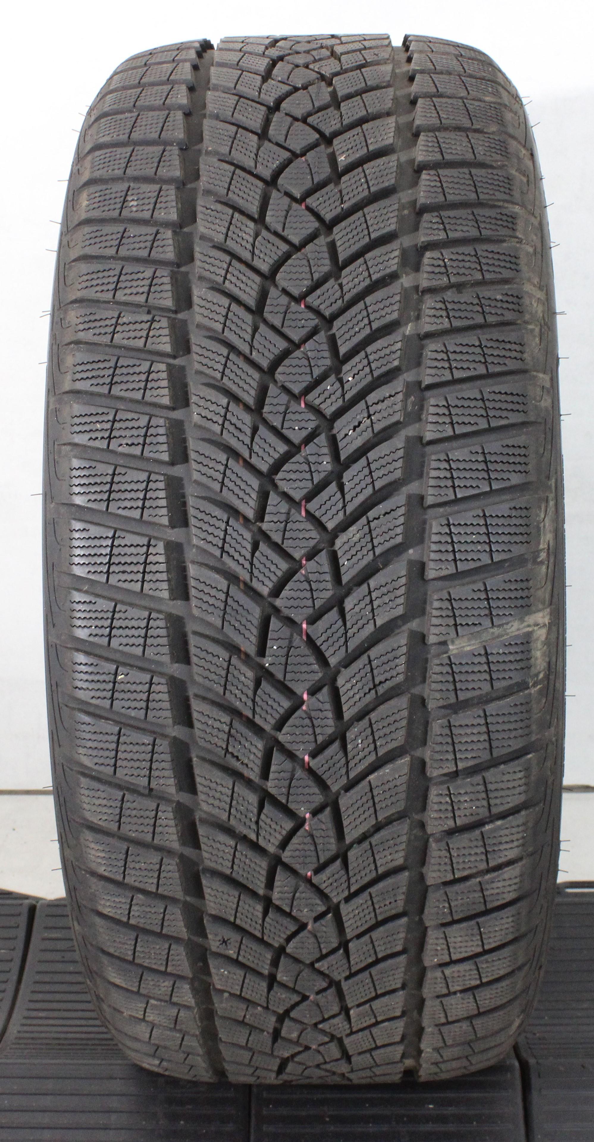 1 x 275/40R21 107V Winterreifen Goodyear Ultra Grip Performance + 8mm 2023
