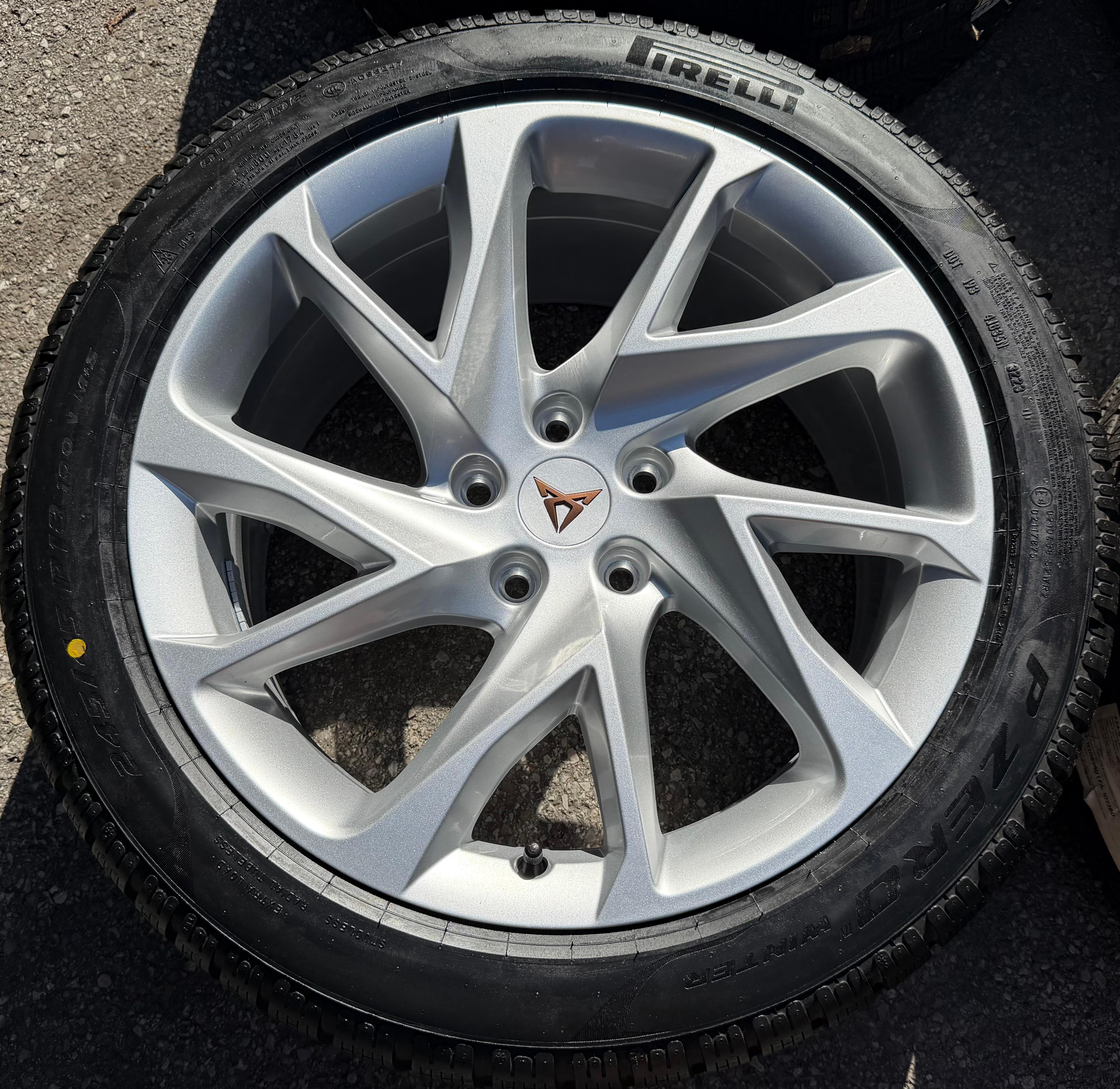 4 llantas de aluminio originales de invierno de 18" para SEAT CUPRA FORMENTOR, 245/45R18 100V, 5FF601025C