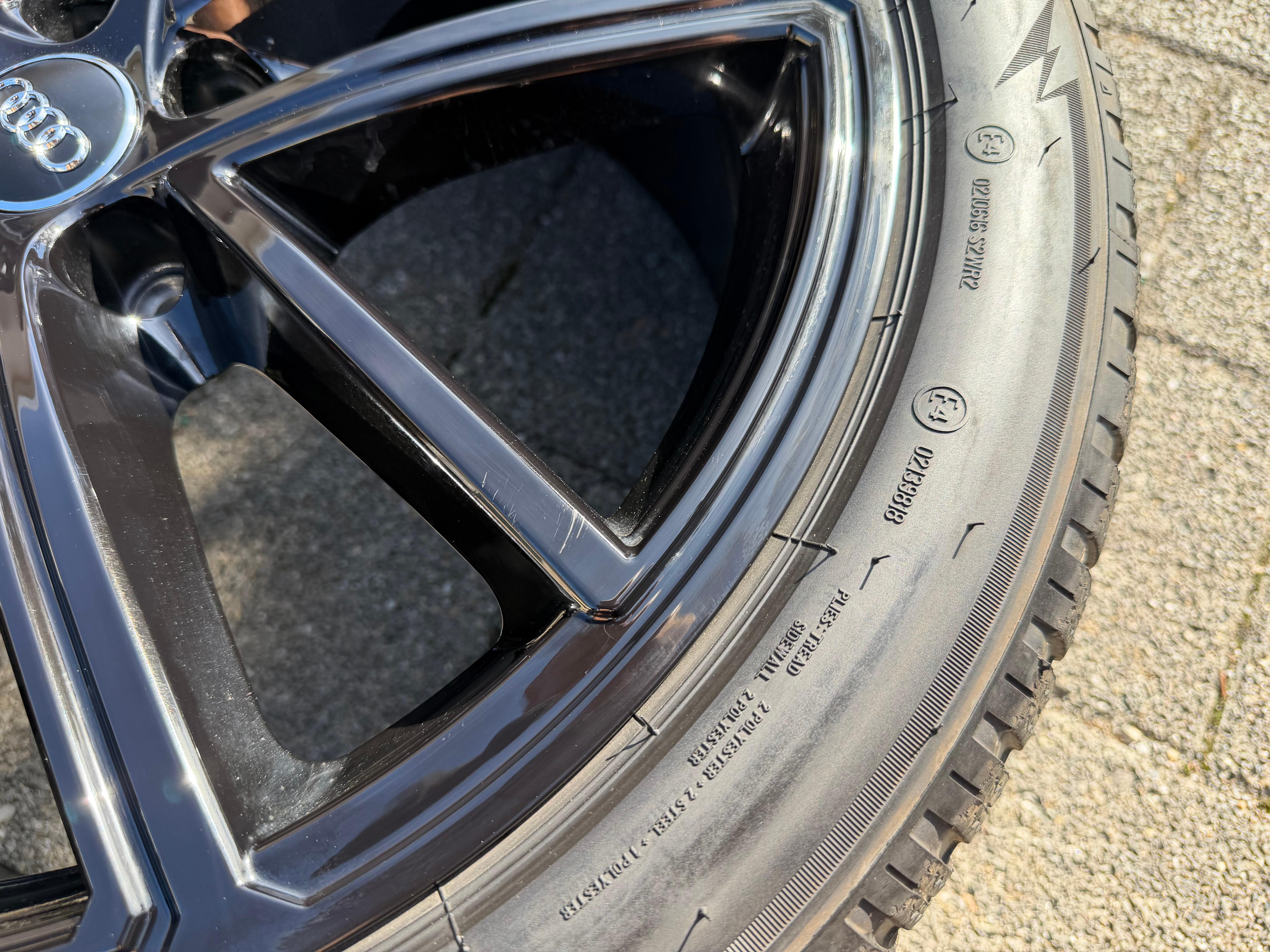 4 ORIGINAL 19" ALU WINTERRÄDER AUDI A5 S5 F2 B10 8B3601025BA 245/40R19 98H 2024