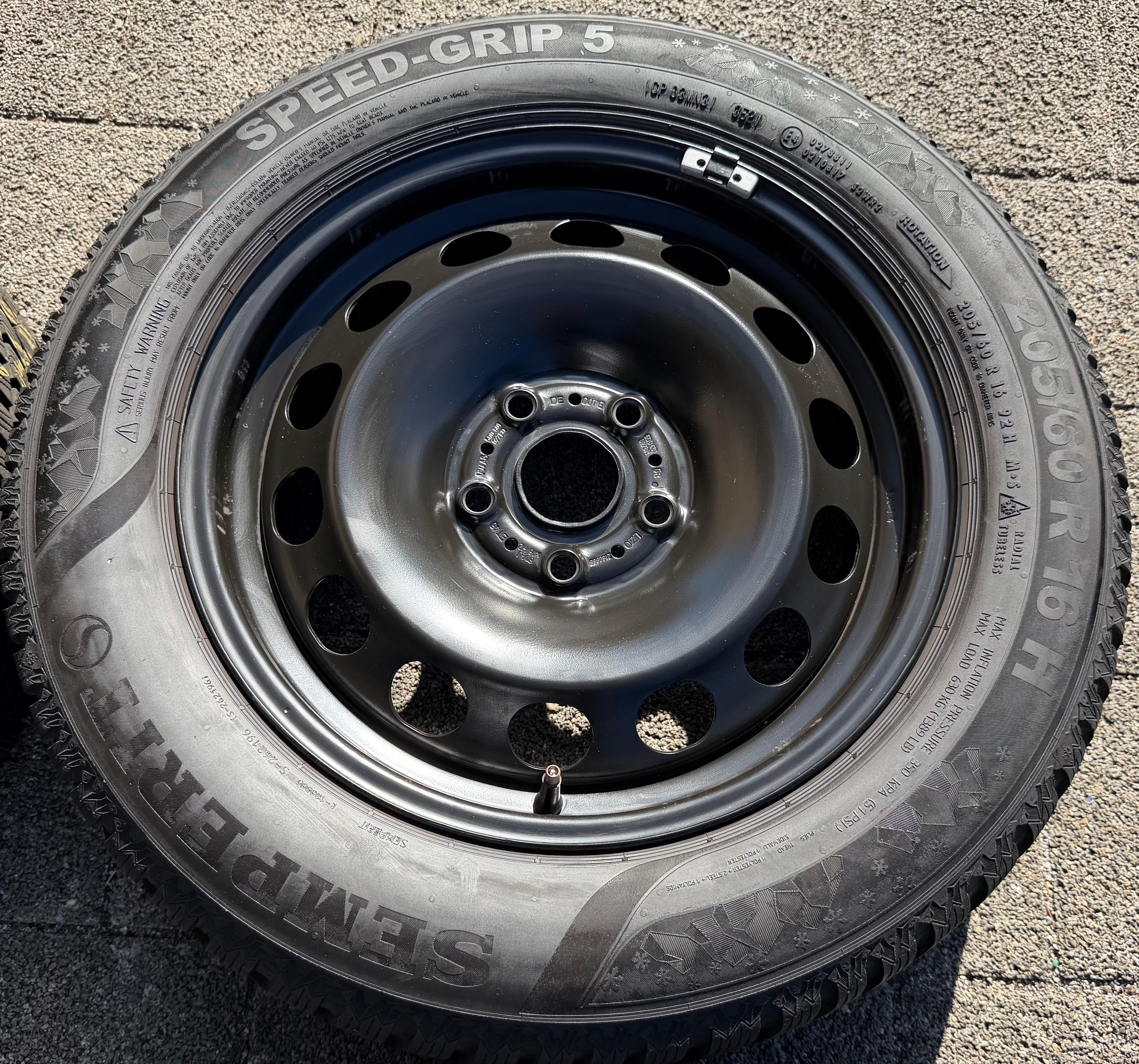 4 cerchi in acciaio VW Golf VIII 8 Skoda Octavia IV NX Seat Leon KL 6,5x16 ET43 5Q0601027BQ / 5Q0601027BR
