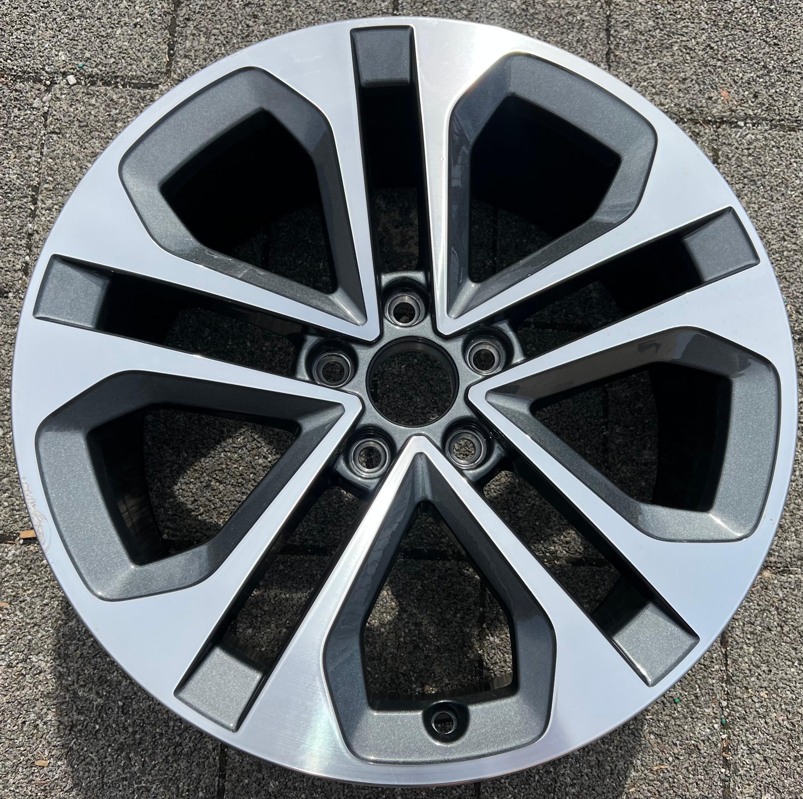 1 X ORIGINAL 18" ALUFELGE AUDI A3 S3 8Y 8Y0601025CE 8x18 ET46 FREIHAUS