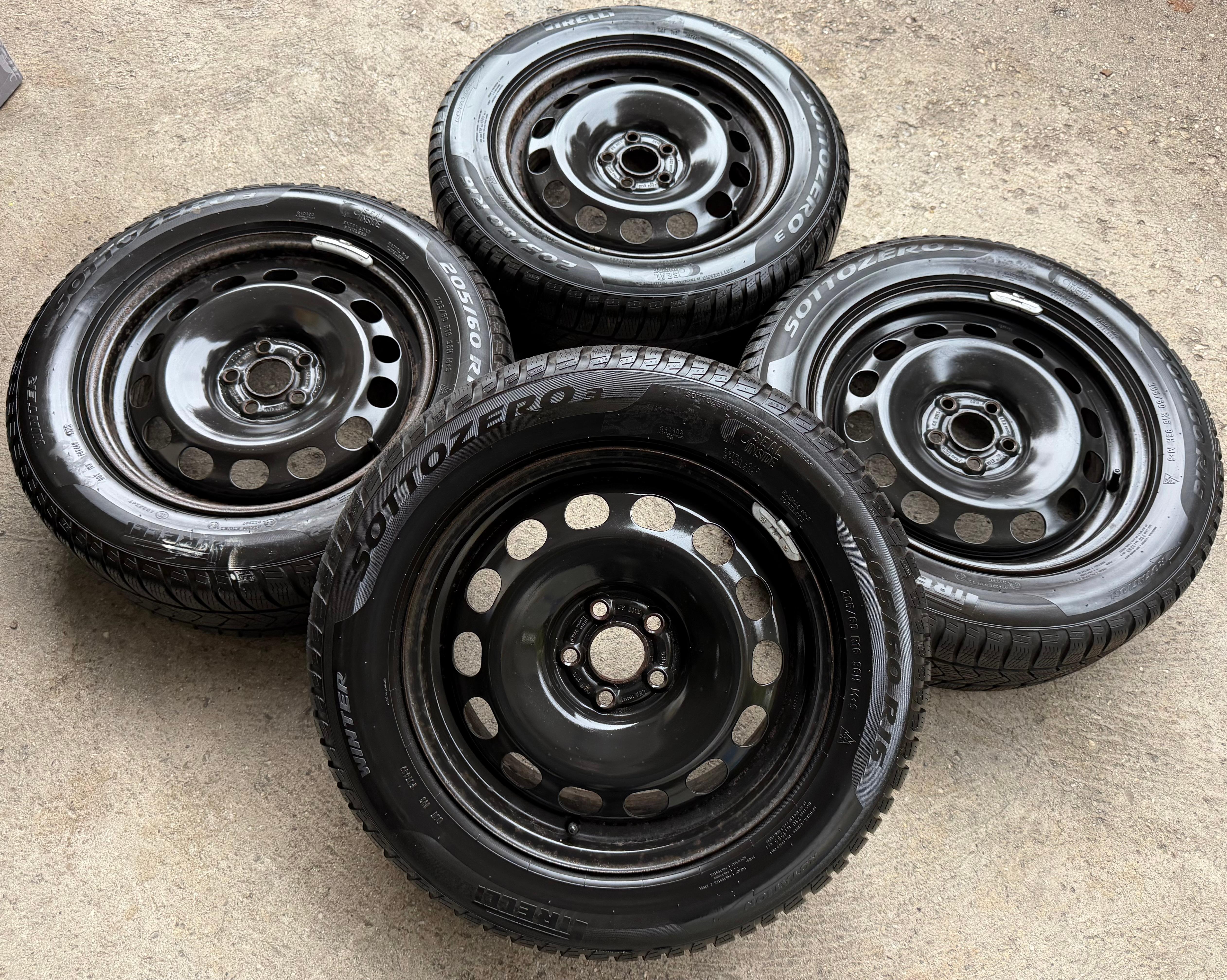 4 Original 16" Winterräder VW T-Cross C1 205/60R16 96H 2Q0601027E Pirelli