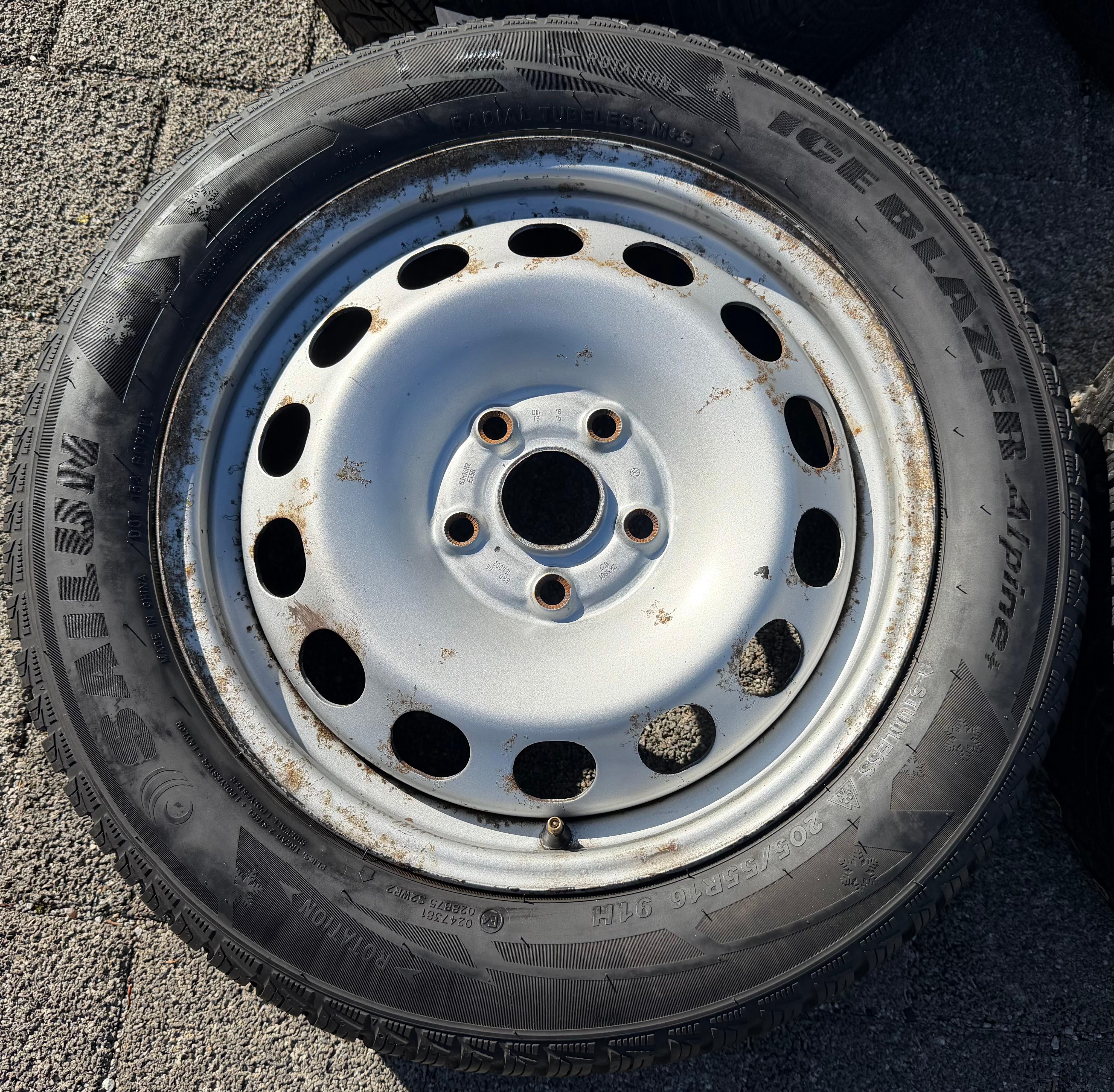 4 ruote invernali VW Caddy 2K 2KN 205/55R16 91H 2K3601027 6x16 ET50
