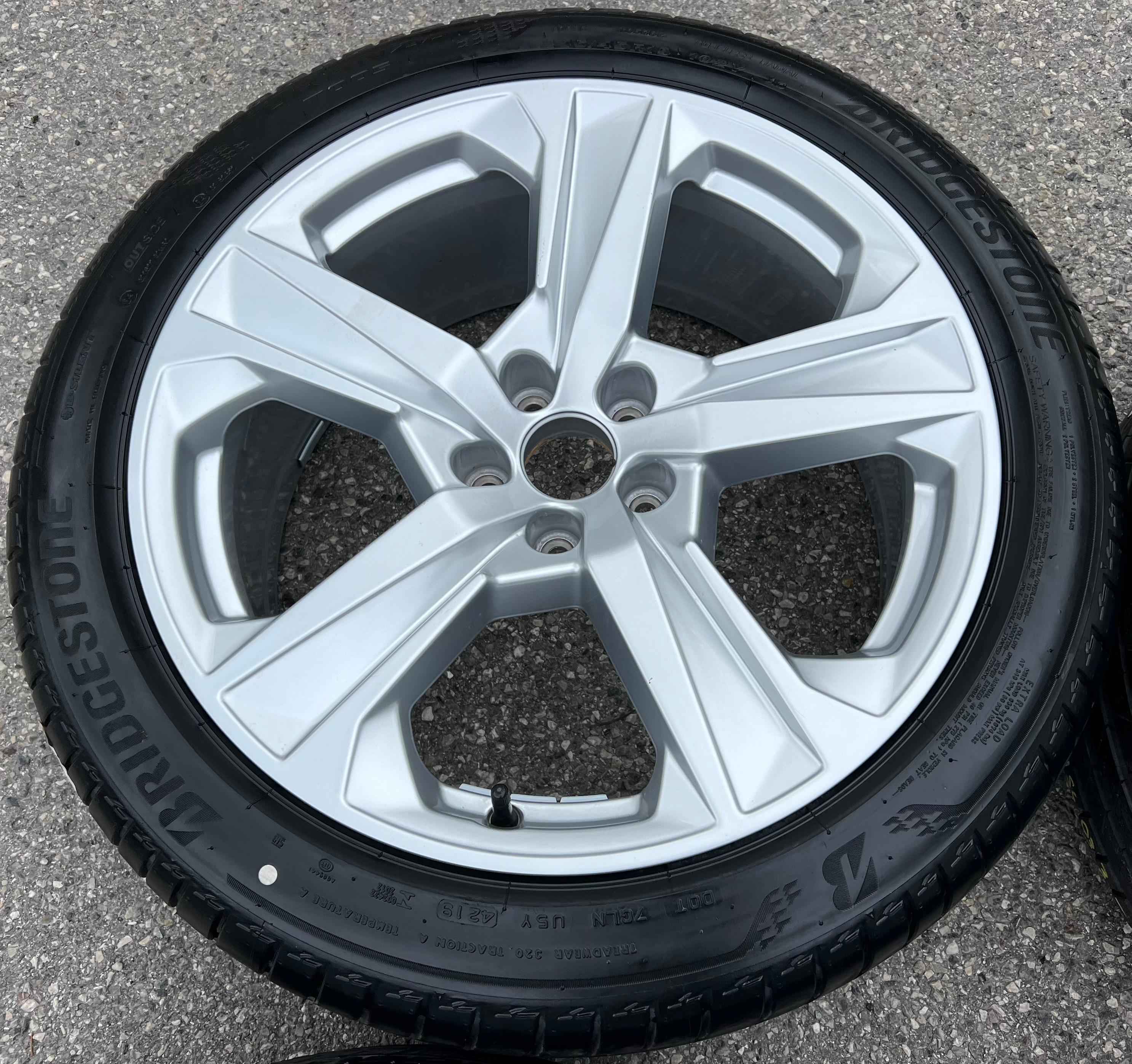 4 ROUES D'ÉTÉ ORIGINALES 19" EN ALUMINIUM AUDI A7 SPORTBACK 4K 4K8601025D 245/45R19 102Y