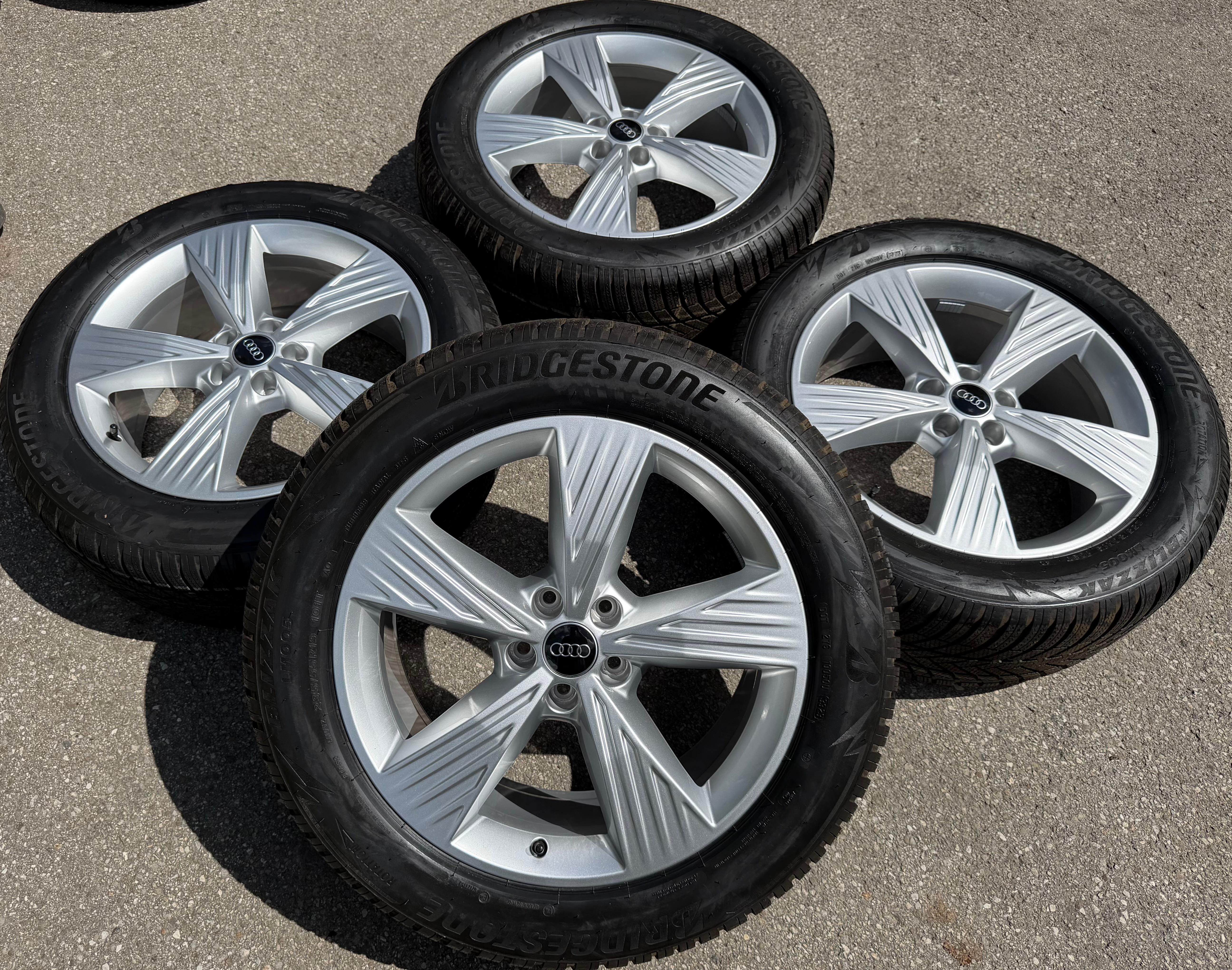 4 jantes d'hiver en aluminium d'origine 19 pouces pour Audi Q4 e-tron : 235/55R19 101T et 255/50R19 103T, neuves