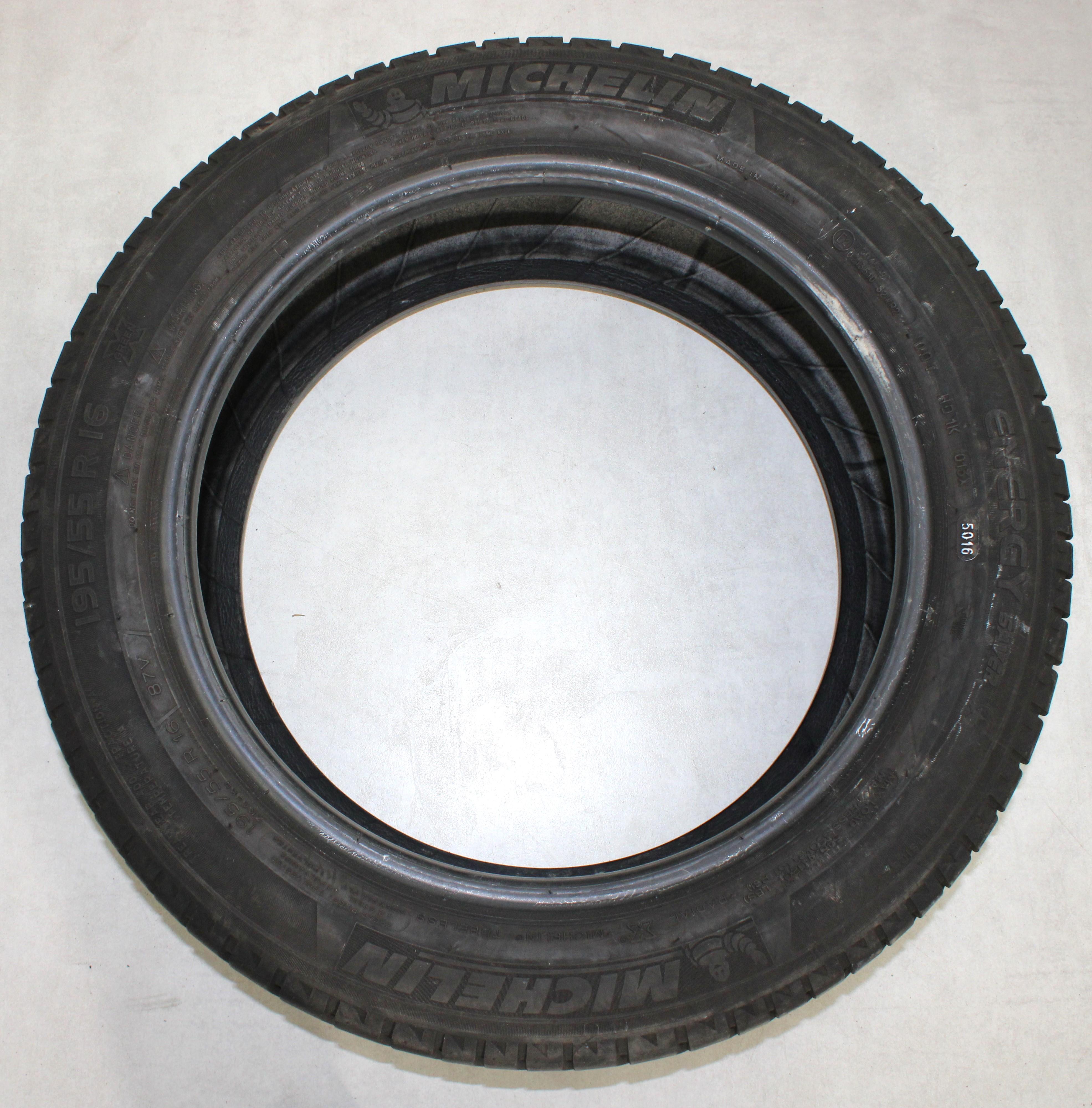 4 neumáticos de verano Michelin Energy Saver 195/55R16 87V, con un grosor de banda de rodadura de 6,5-7 mm (3 de 2016 y 1 de 2020) *