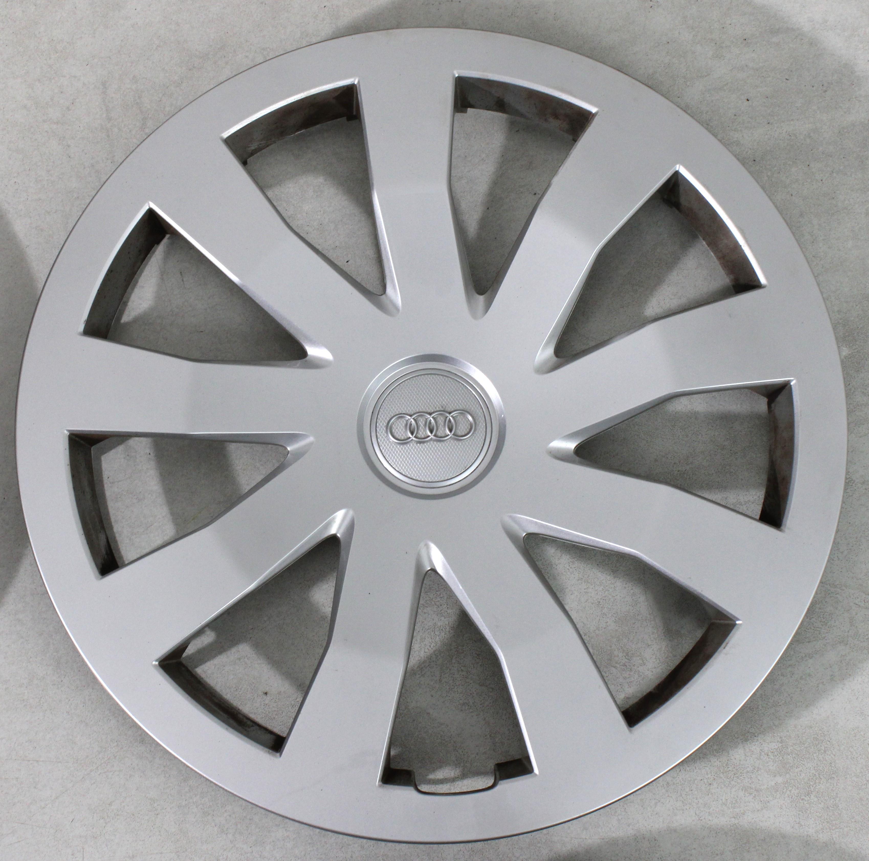 4 TAPACUBOS ORIGINALES DE 15" AUDI A1 GB 82A601147 15 PULGADAS