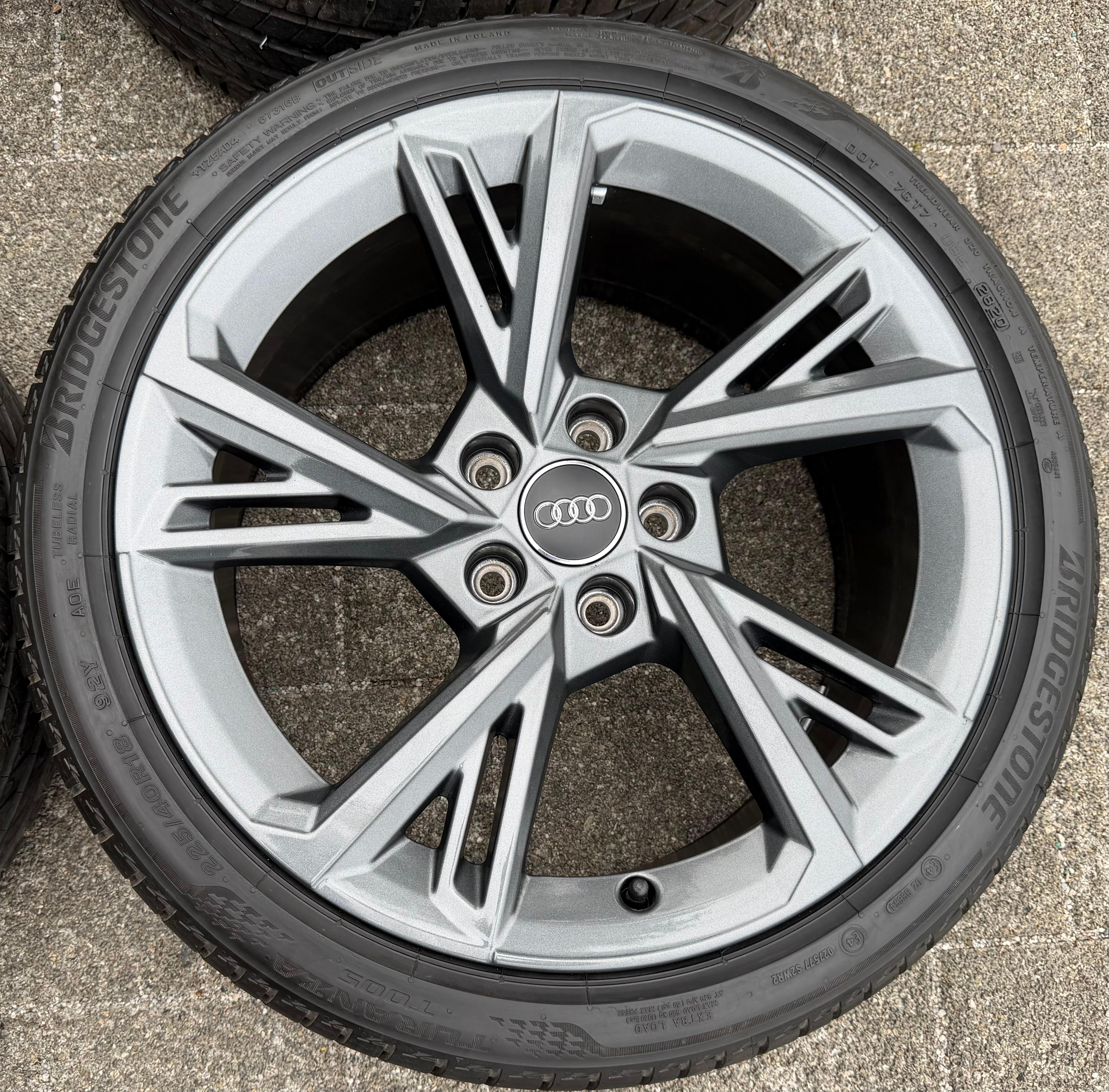 4 roues été complètes en aluminium d’origine 18" pour Audi A3 8Y S3 8Y0601025G 225/40R18 92Y Bridgestone