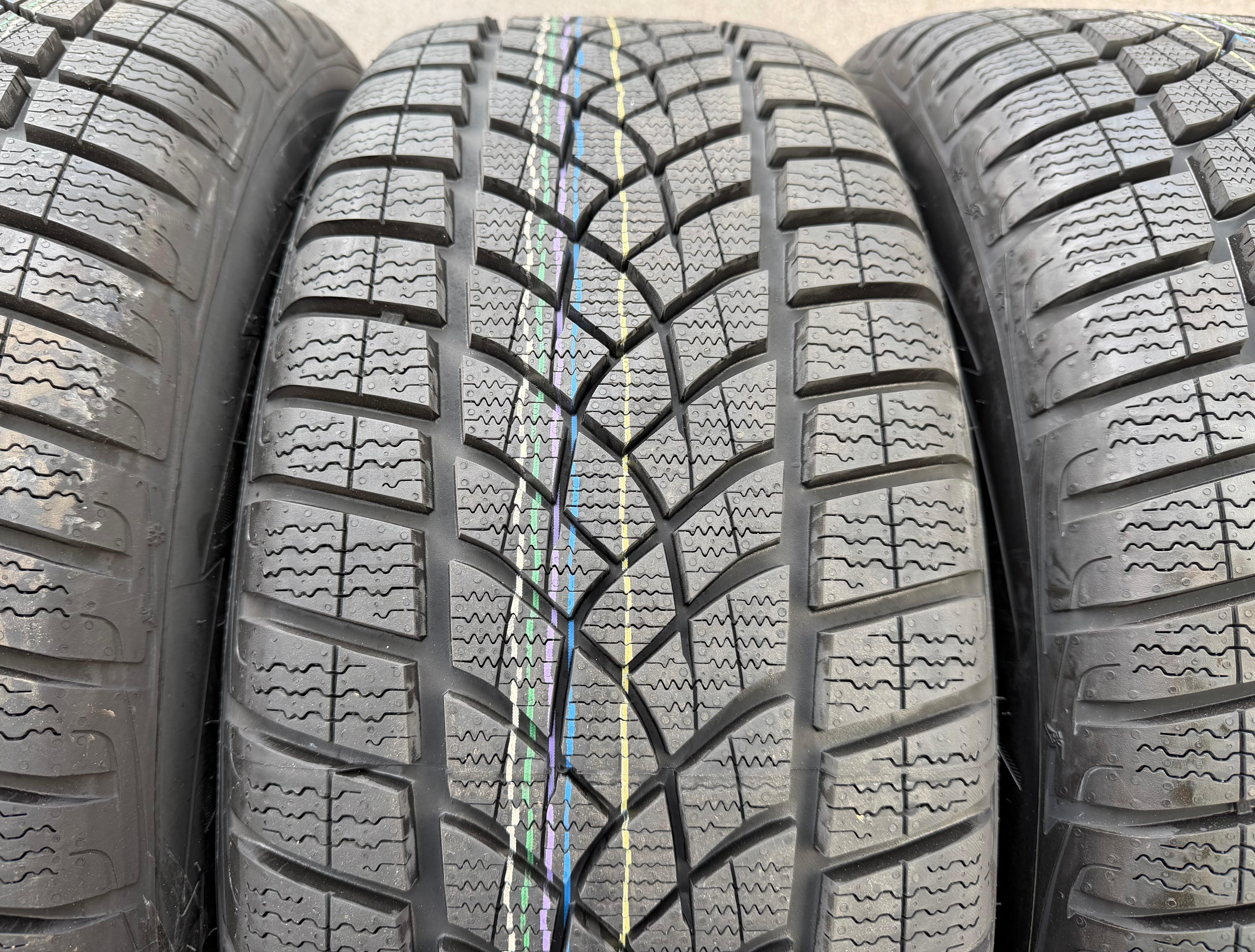 4 ruedas de invierno de aleación originales de 18" para Audi A8 4N 4N0601025A 235/55R18 104H Goodyear NUEVAS