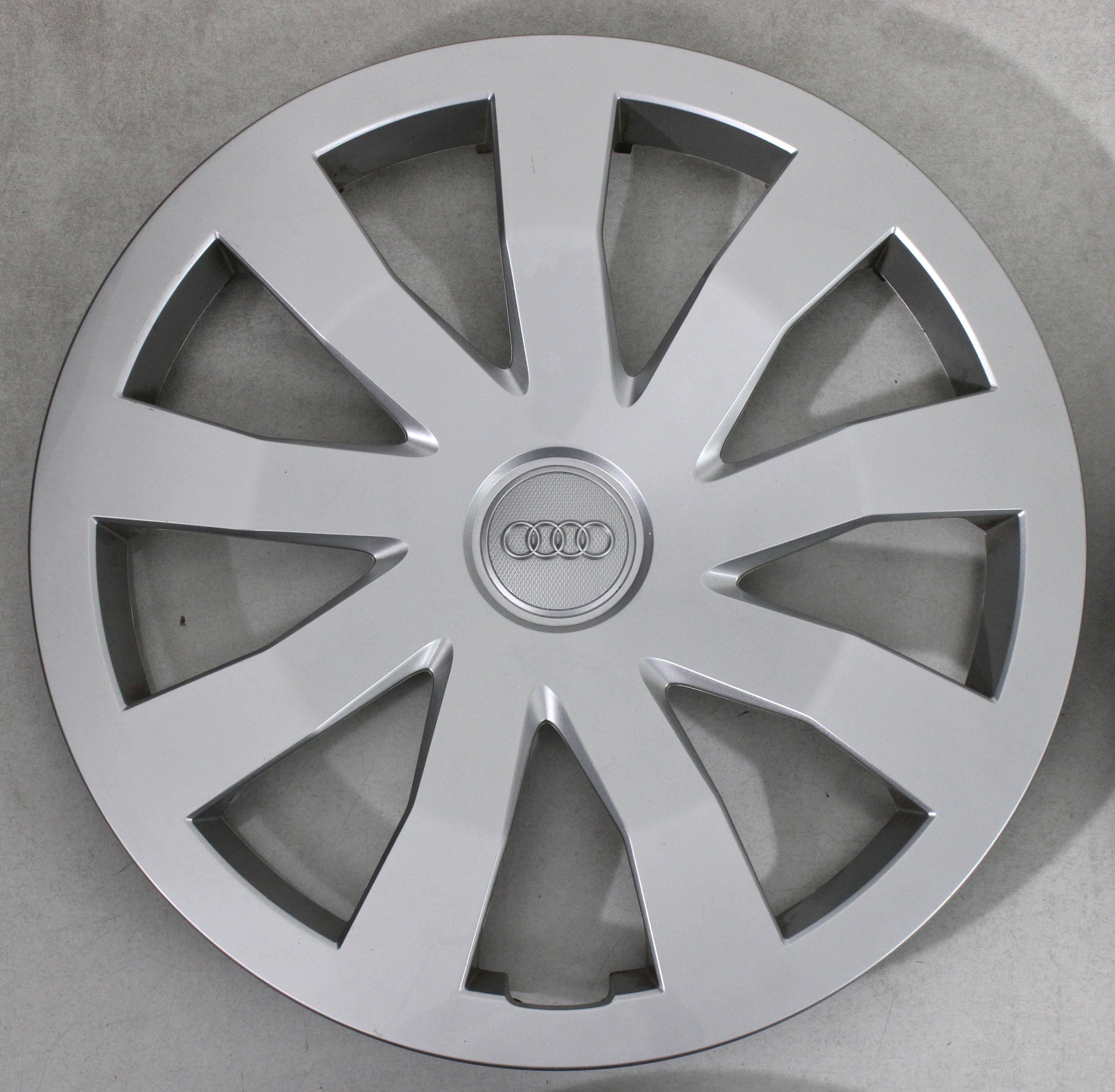 4 TAPACUBOS EMBELLECEDORES DE RUEDA ORIGINALES DE 15" AUDI A1 GB 82A601147 15 PULGADAS