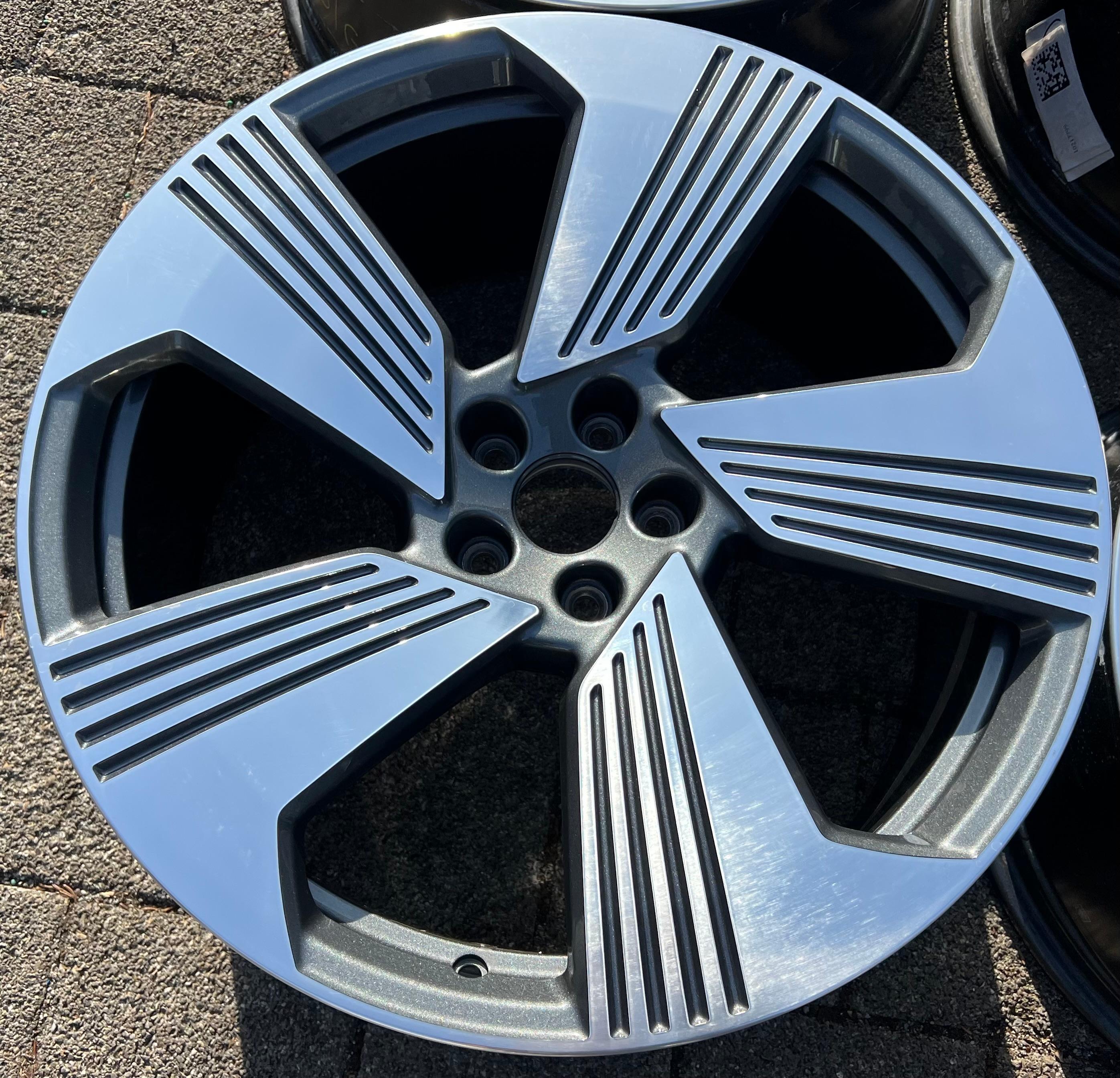 4 ORIGINAL 21" ALUFELGEN AUDI E-TRON & Q8 E-TRON GE GEN 4KE601025AC FREIHAUS