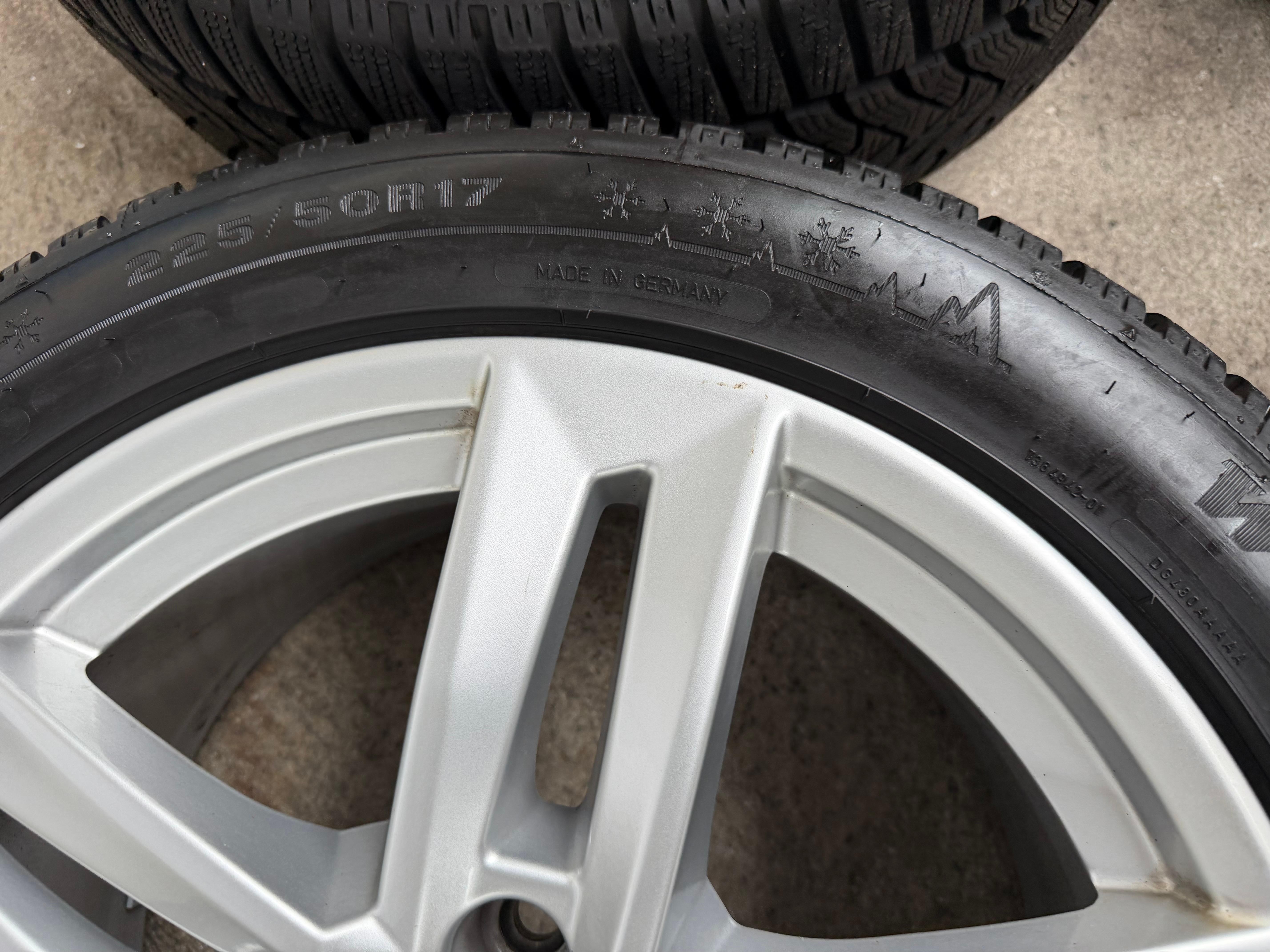4 Original 17" Alu Winterräder Audi A4 B9 8W 8W0601025P 225/50R17 98H Dunlop
