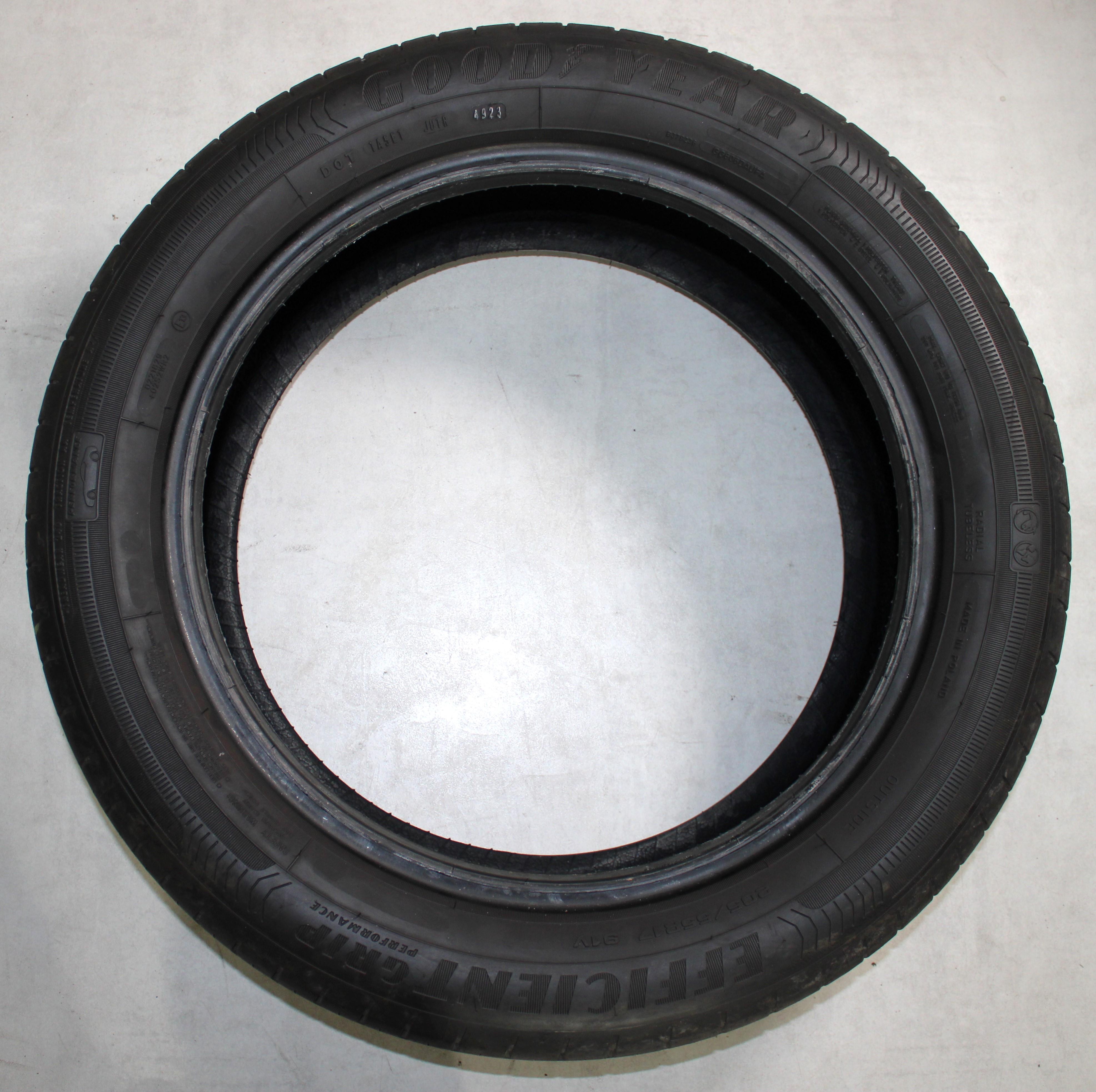 4 x 205/55R17 91V Sommerreifen Goodyear Efficient Grip Performance 6-6,5mm 2023