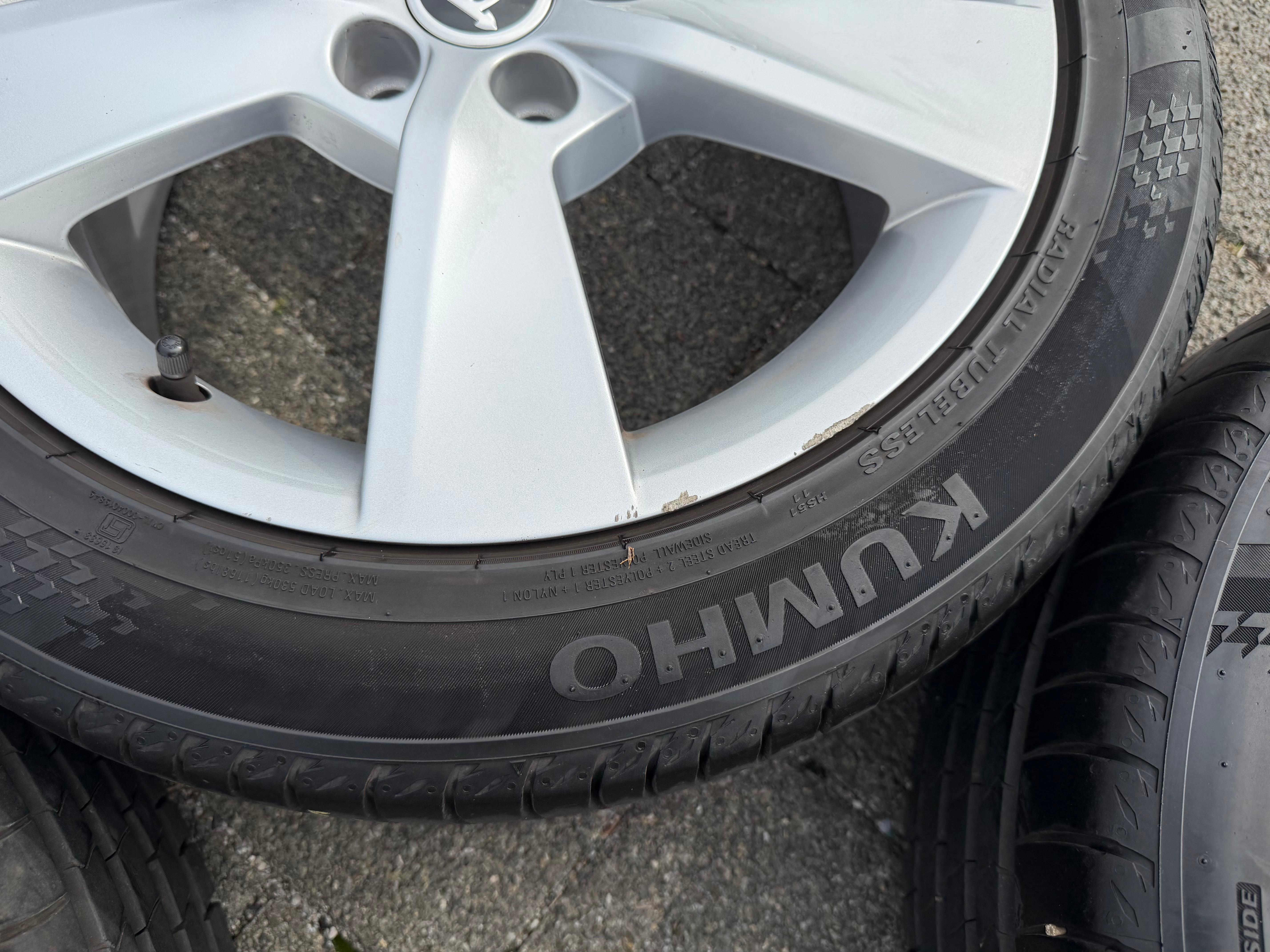 4 ruote estive in lega originali da 16" per Skoda Fabia 3 215/45R16 86H 5JA601025AD