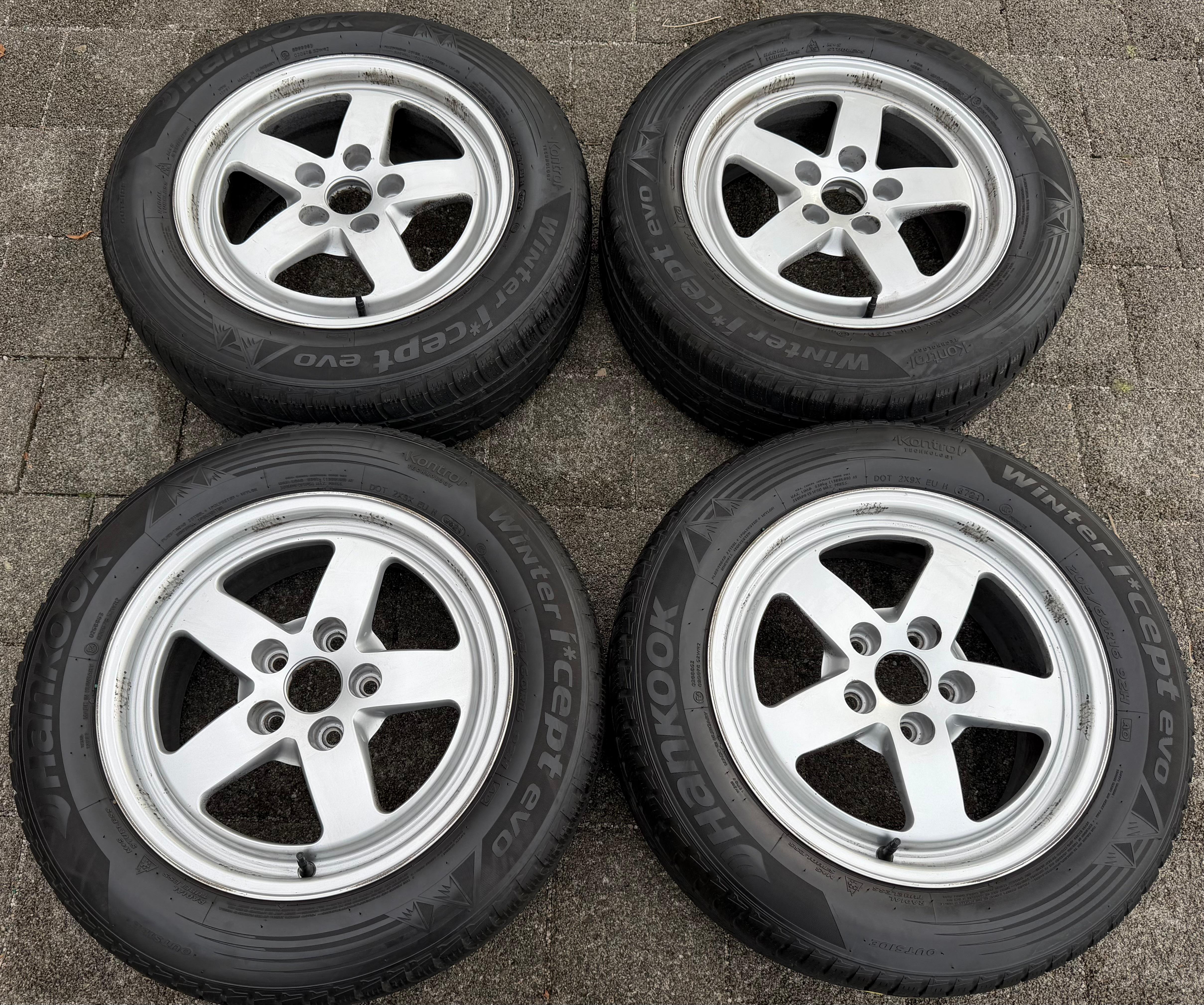 4 cerchi in lega originali da 16" per Audi A4 8W B9 8W0601025 7x16 ET35