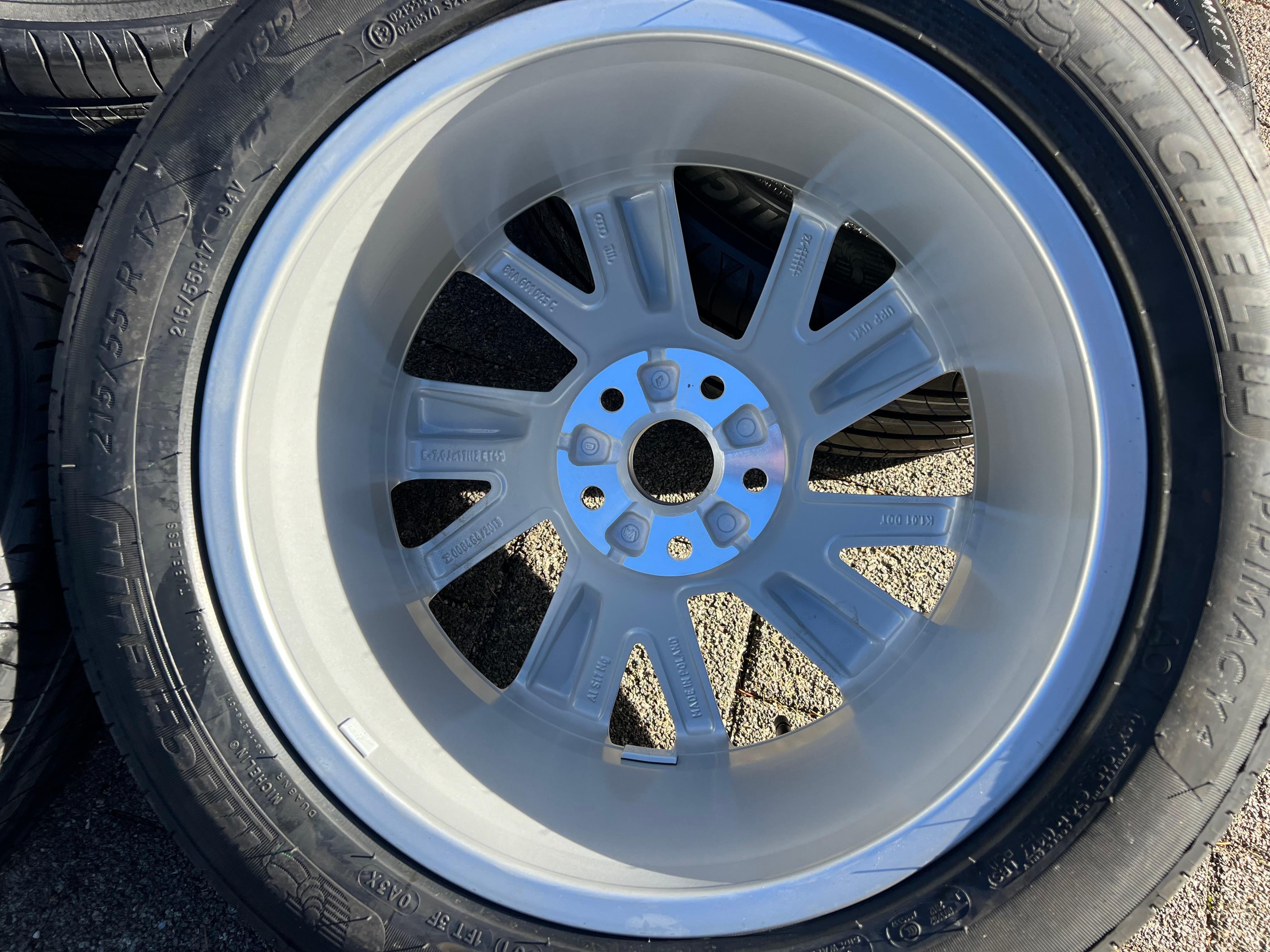 4 ORIGINAL 17" ALU SOMMERRÄDER AUDI Q2 215/55R17 94V MICHELIN 2024 NEU FREIHAUS