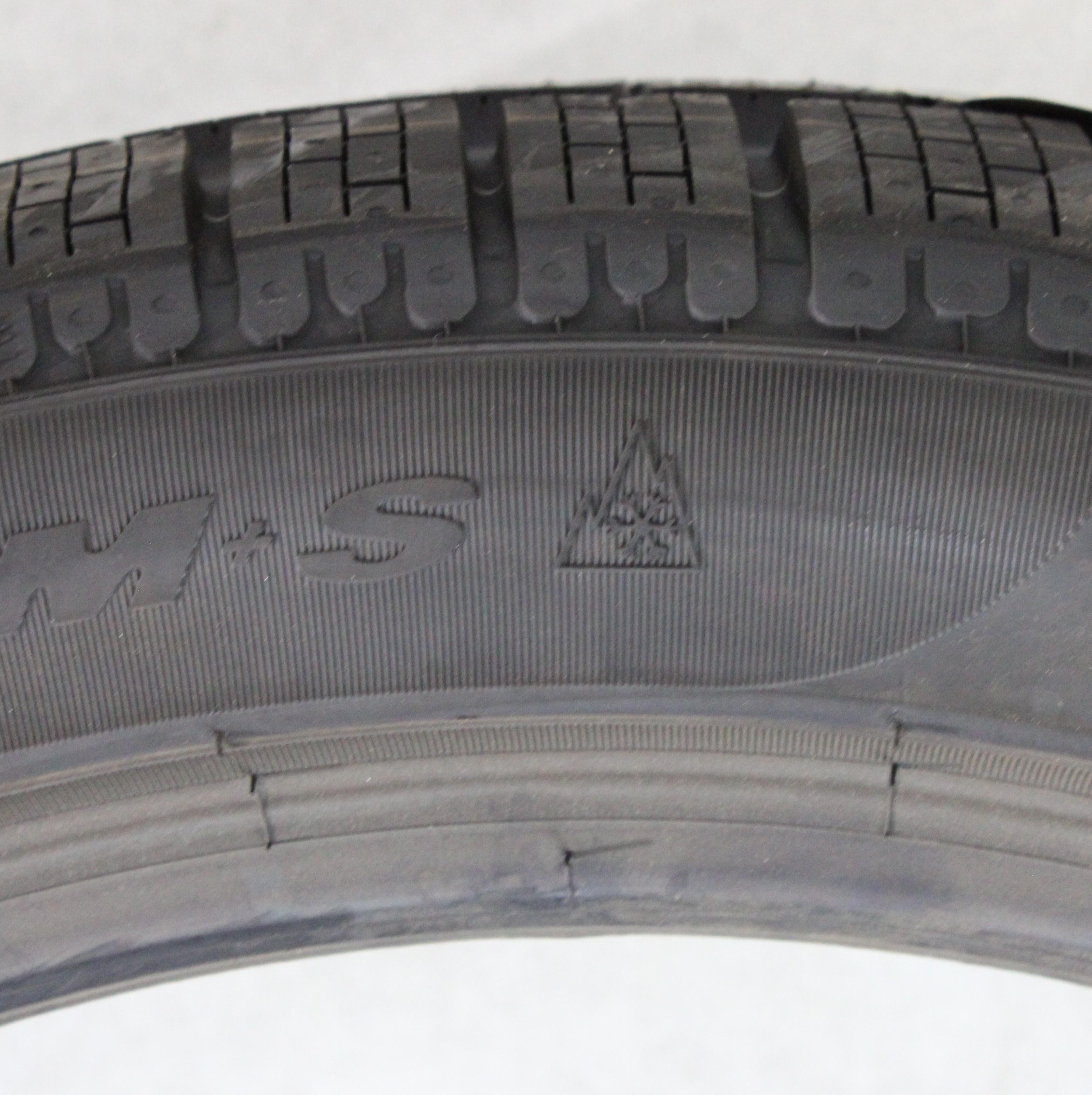 1 x 235/40R19 96V pneumatico invernale Pirelli Sottozero Winter 240 Serie 2 AO 2019