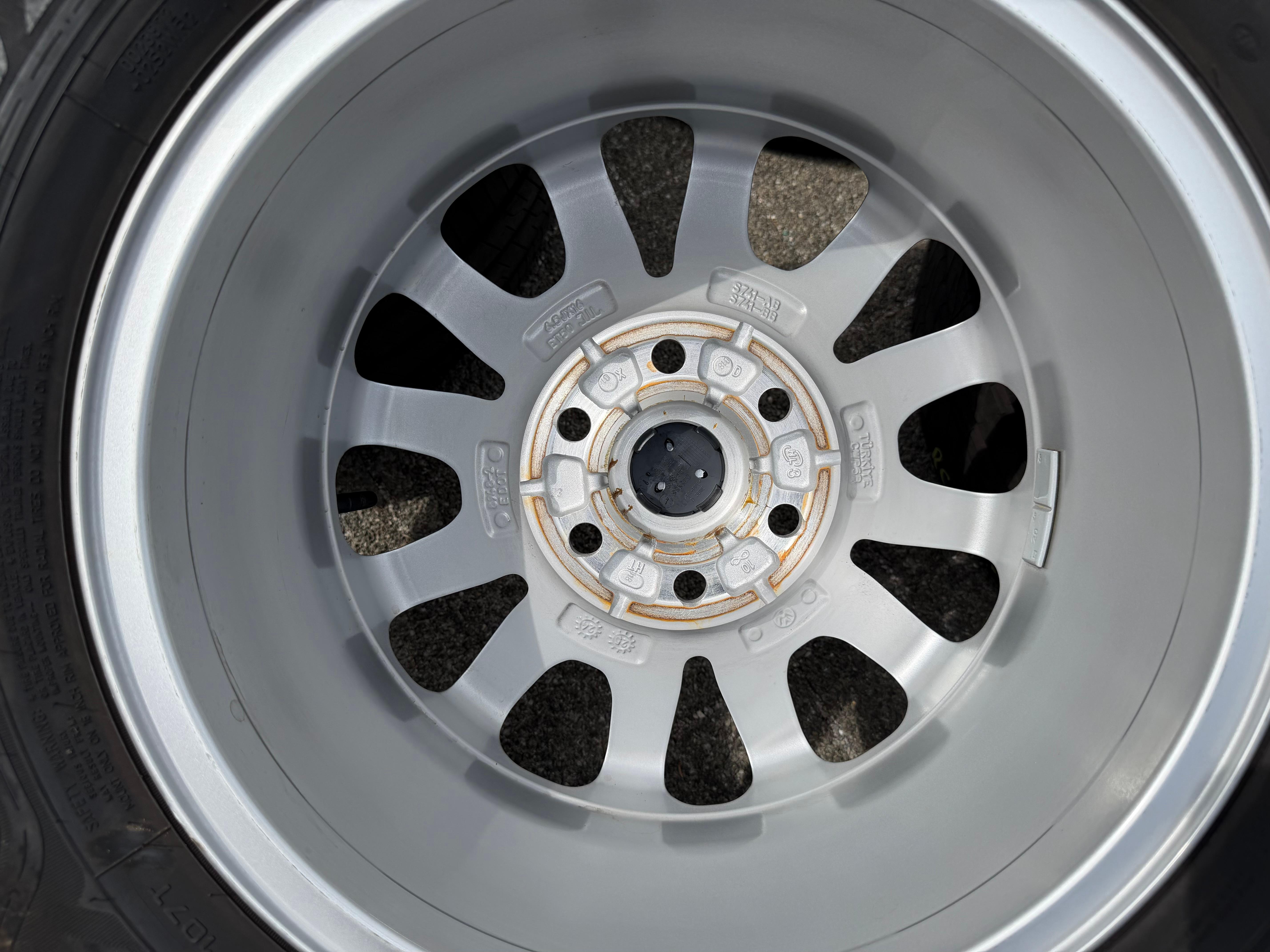 4 cerchi in lega originali da 16" Sommer per VW Transporter T7 Caraelle 215/65R16C 109/107T 2025