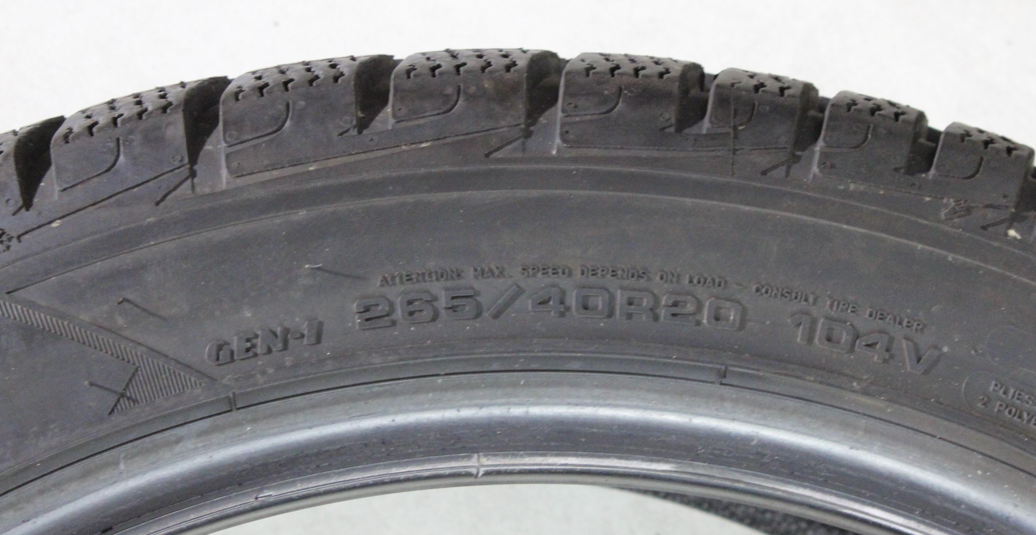 2 x 265/40R20 104V Winterreifen Goodyear Ultra Grip Performance GEN-1 AO 1x7mm/1x7,5-8mm 2021