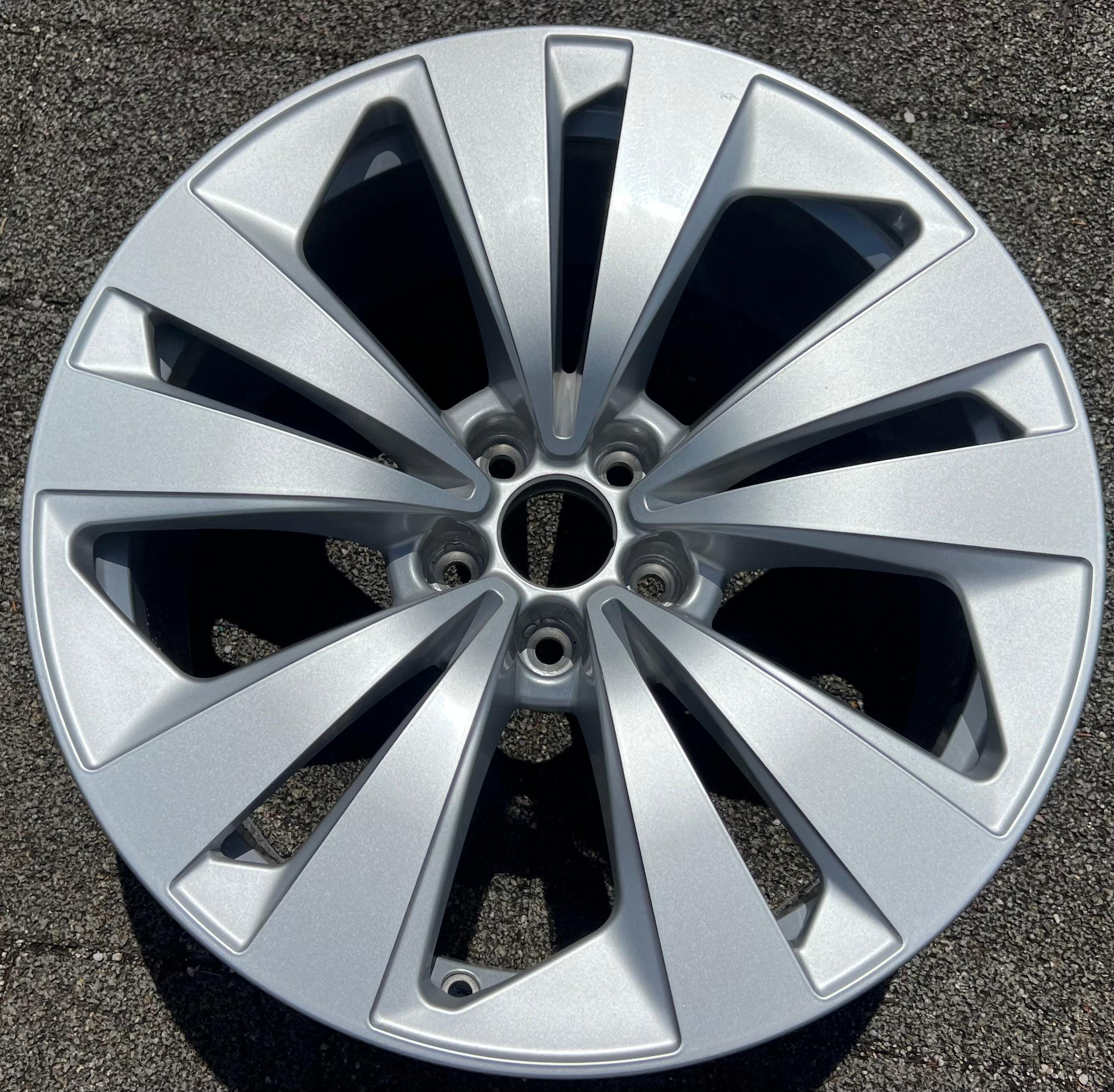 1 X ORIGINAL 19" ALUFELGE AUDI Q8 4M8601025 8,5x19 ET20 FELGE FREIHAUS