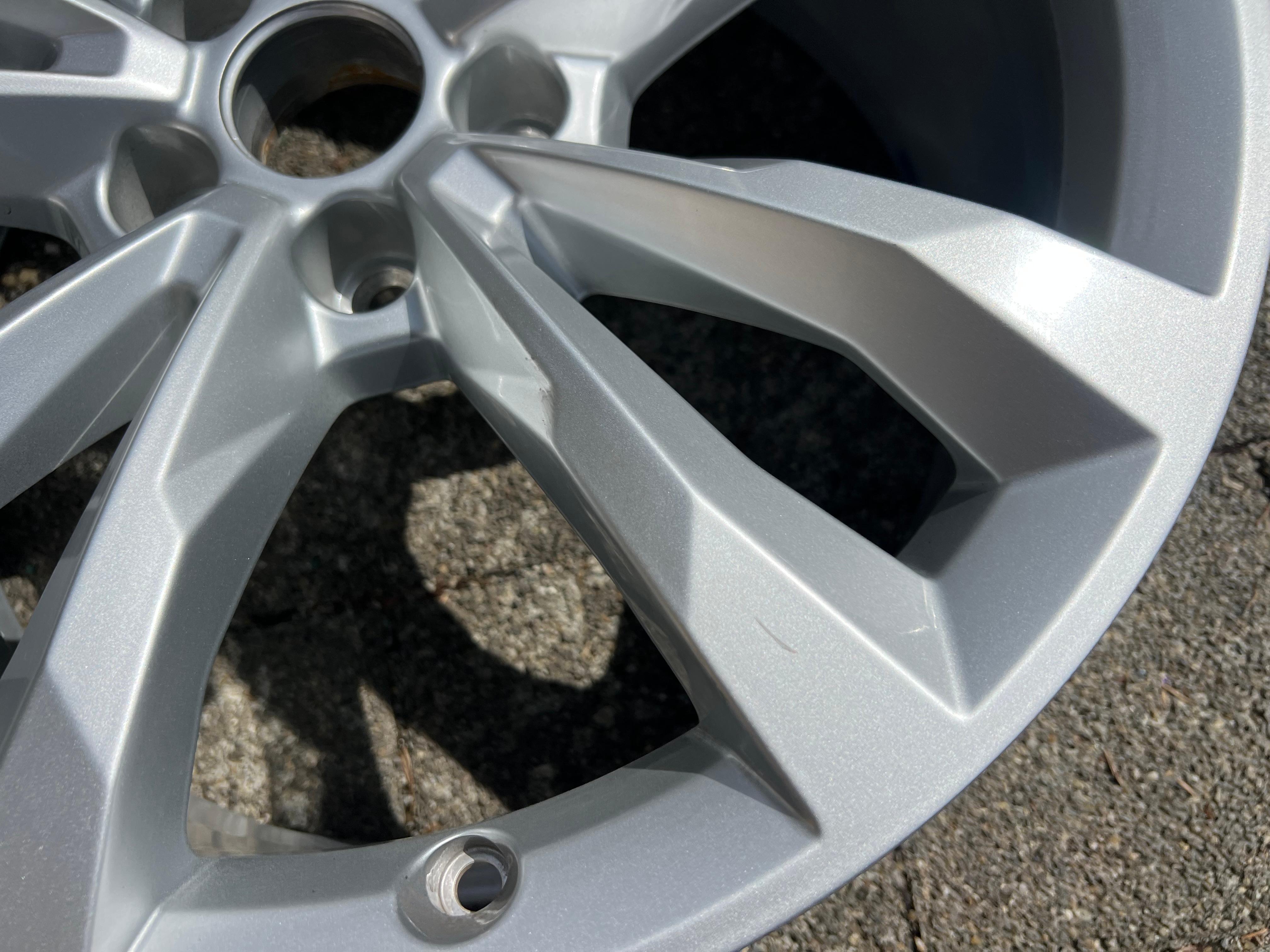 1 X LLANTA DE ALEACIÓN ORIGINAL DE 19" PARA AUDI Q7 4M 4M0601025C 8,5x19 ET28 CON ENVÍO GRATUITO