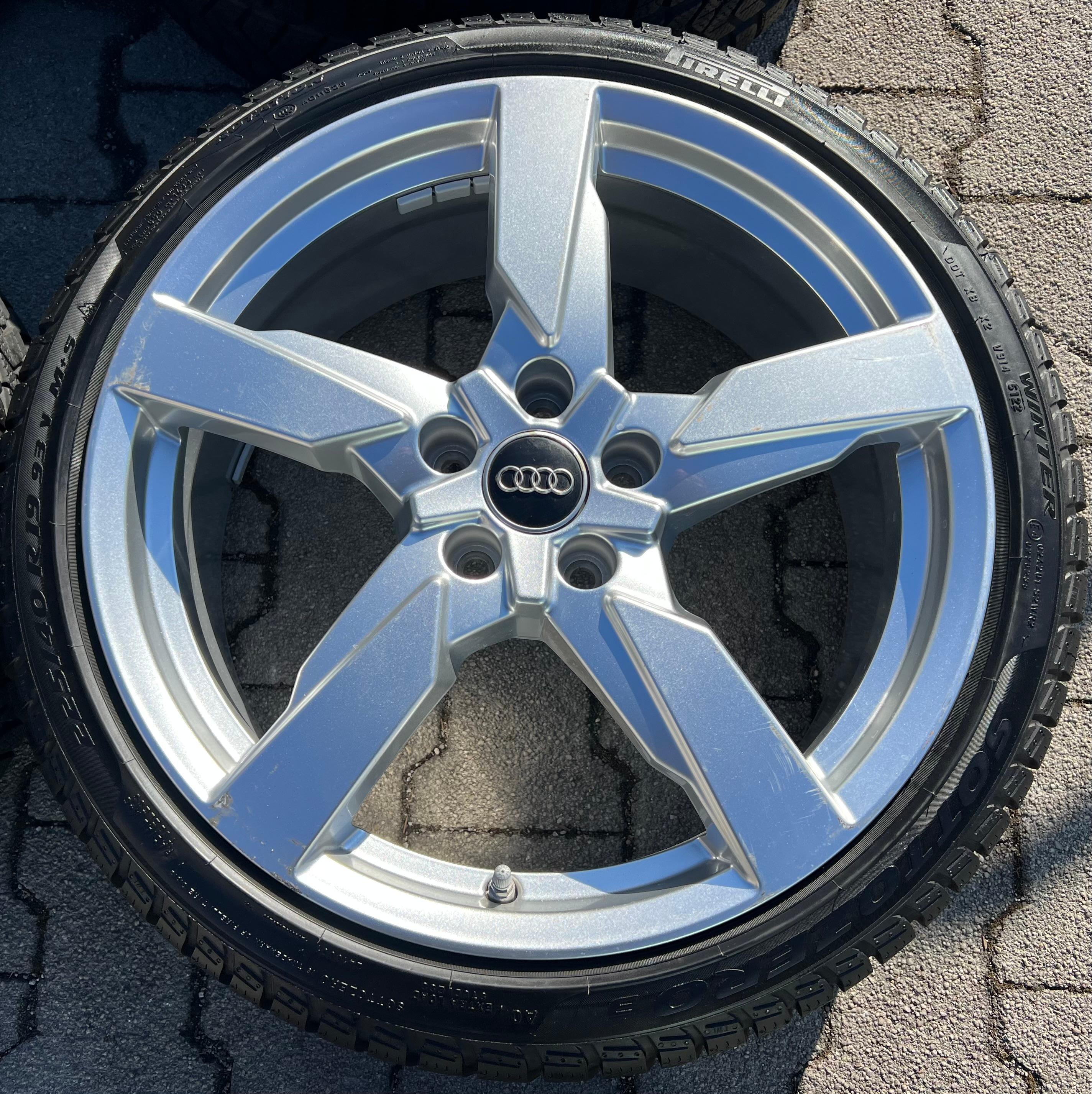 4 ORIGINAL 19" ALU WINTERRÄDER AUDI TT TTS 8S 8S0601025AG 225/40R19 93V PIRELLI