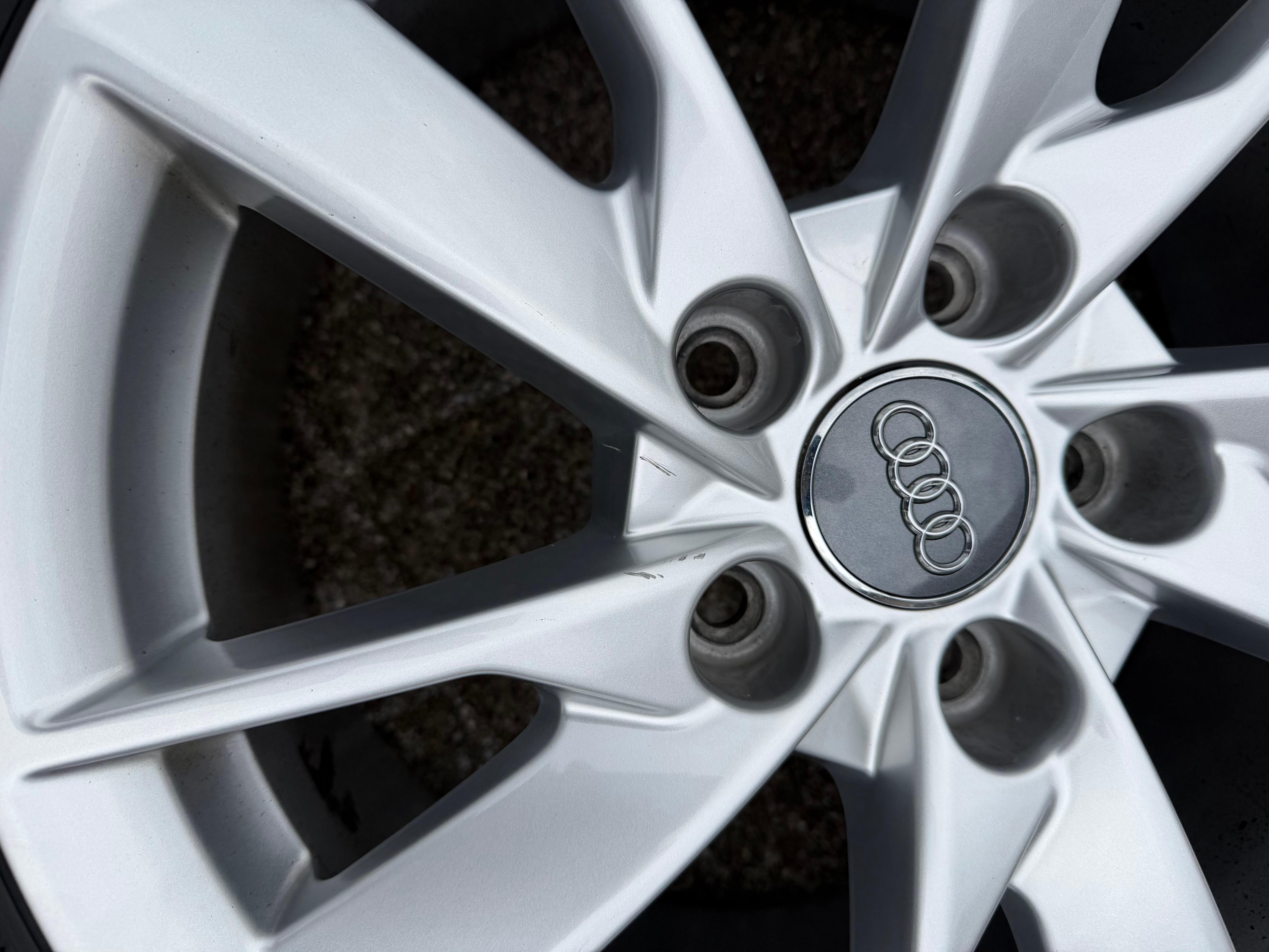 4 Original Alu Winterräder Audi A4 8W B9 8W0601025A 205/60R16 92H Dunlop