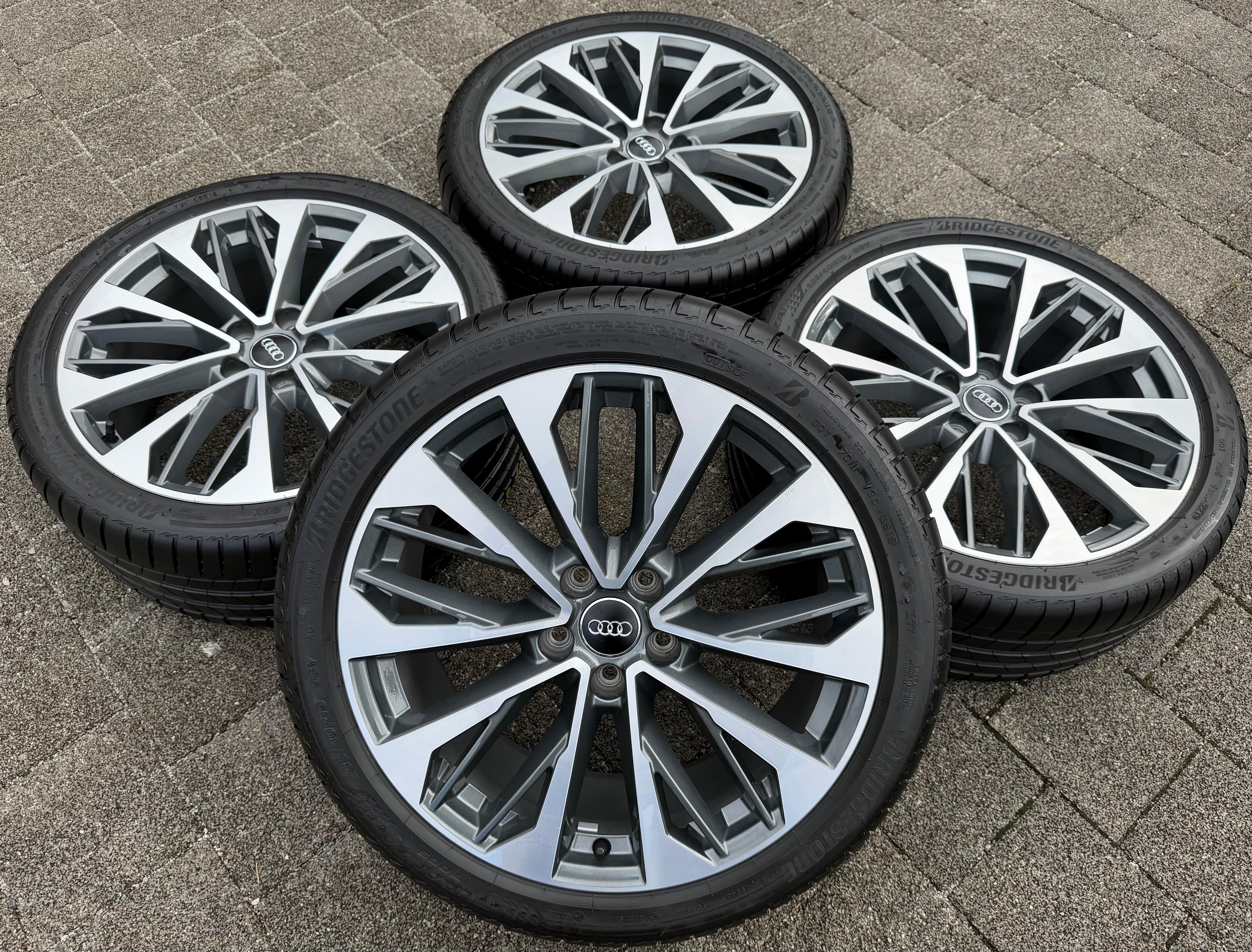 4 Original 19" Alu Sommerräder Audi Q2 SQ2 81A601025S 235/40R19 96Y Bridgestone