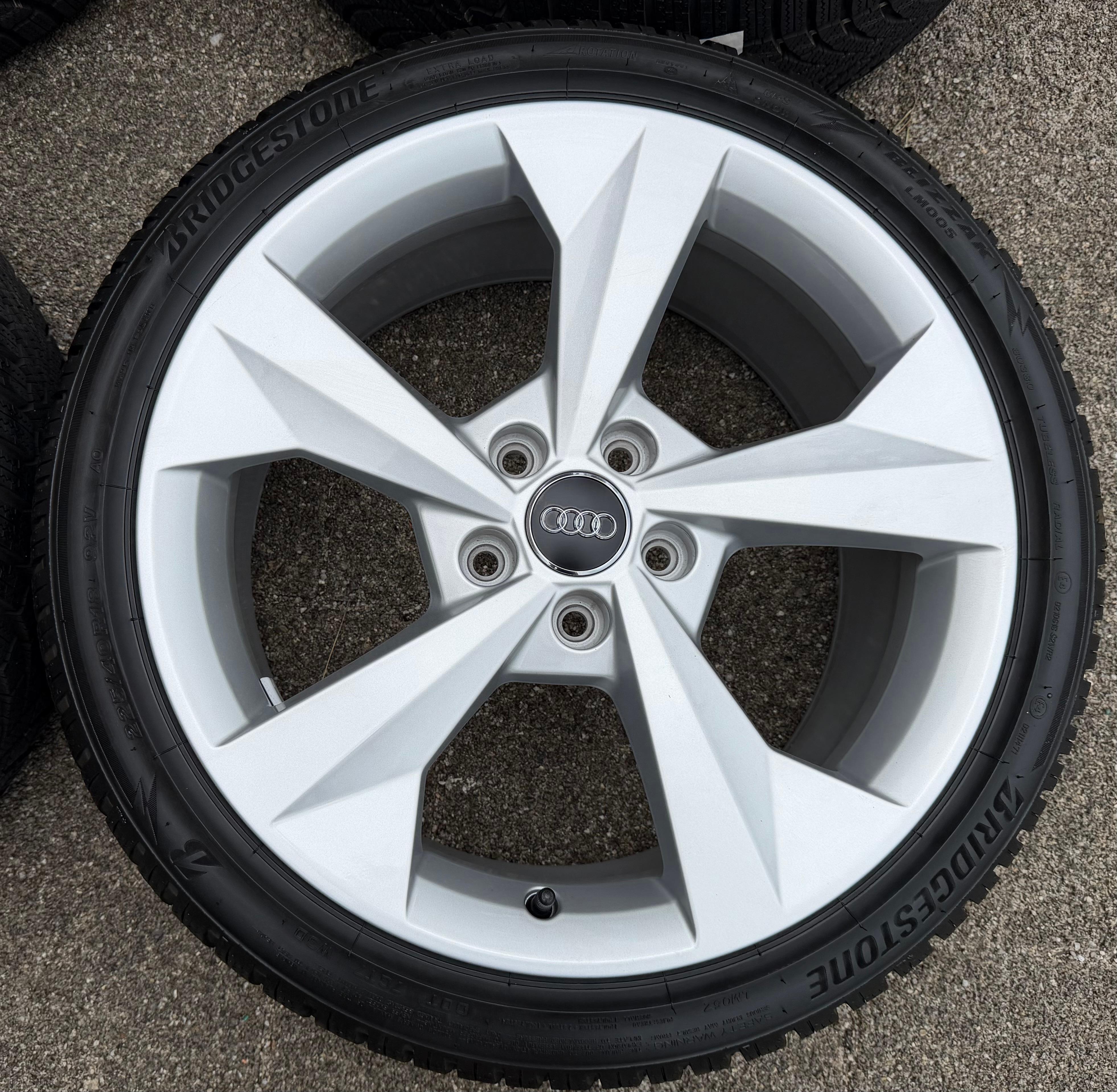 4 Original 18" Alu Winterräder Audi A3 S3 8Y 8Y0601025J 225/40R18 92V Bridgestone 2021
