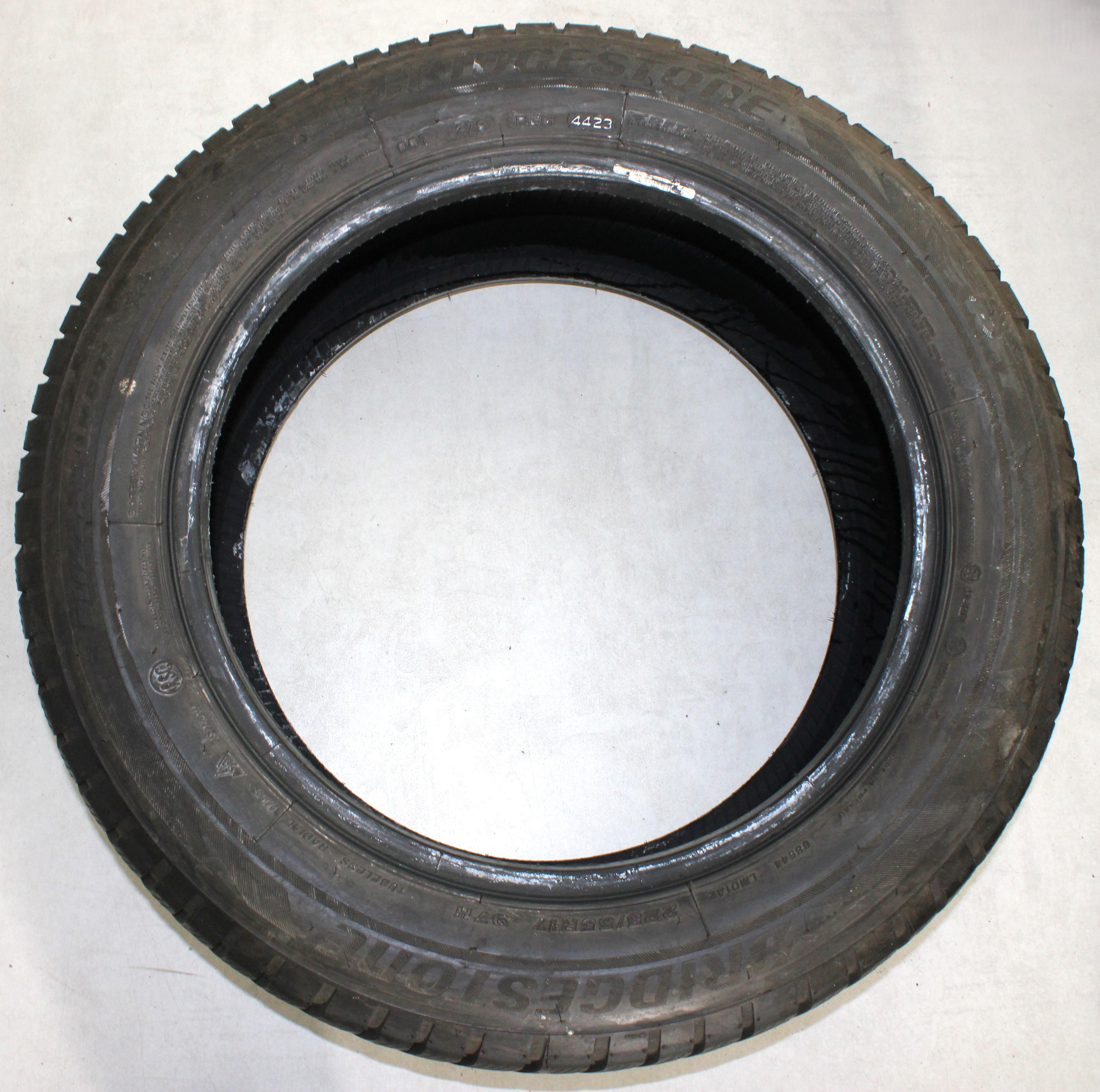 2 x 225/55R17 97H Winterreifen Bridgestone Blizzak LM001 * Runflat 7mm 2023