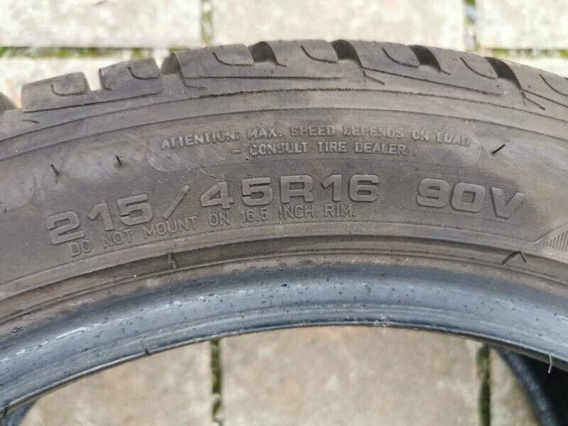 4 x 215/45R16 90V Winterreifen Goodyear Ultra Grip Performance 8mm 2018
