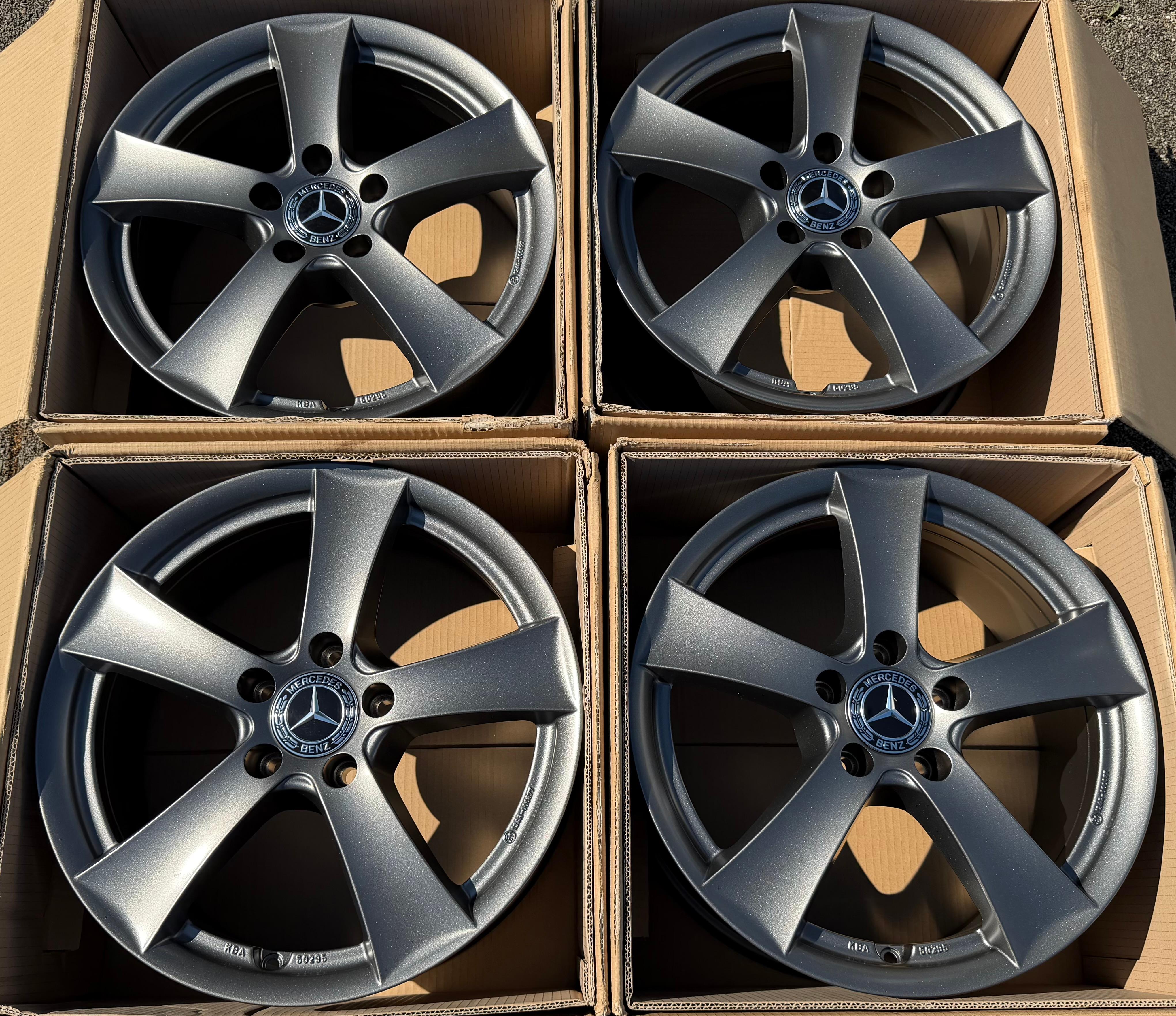 4 Alufelgen 17" Mercedes Benz E-KLASSE W213 R1ES 7,5x17 ET40 NEU Freihaus