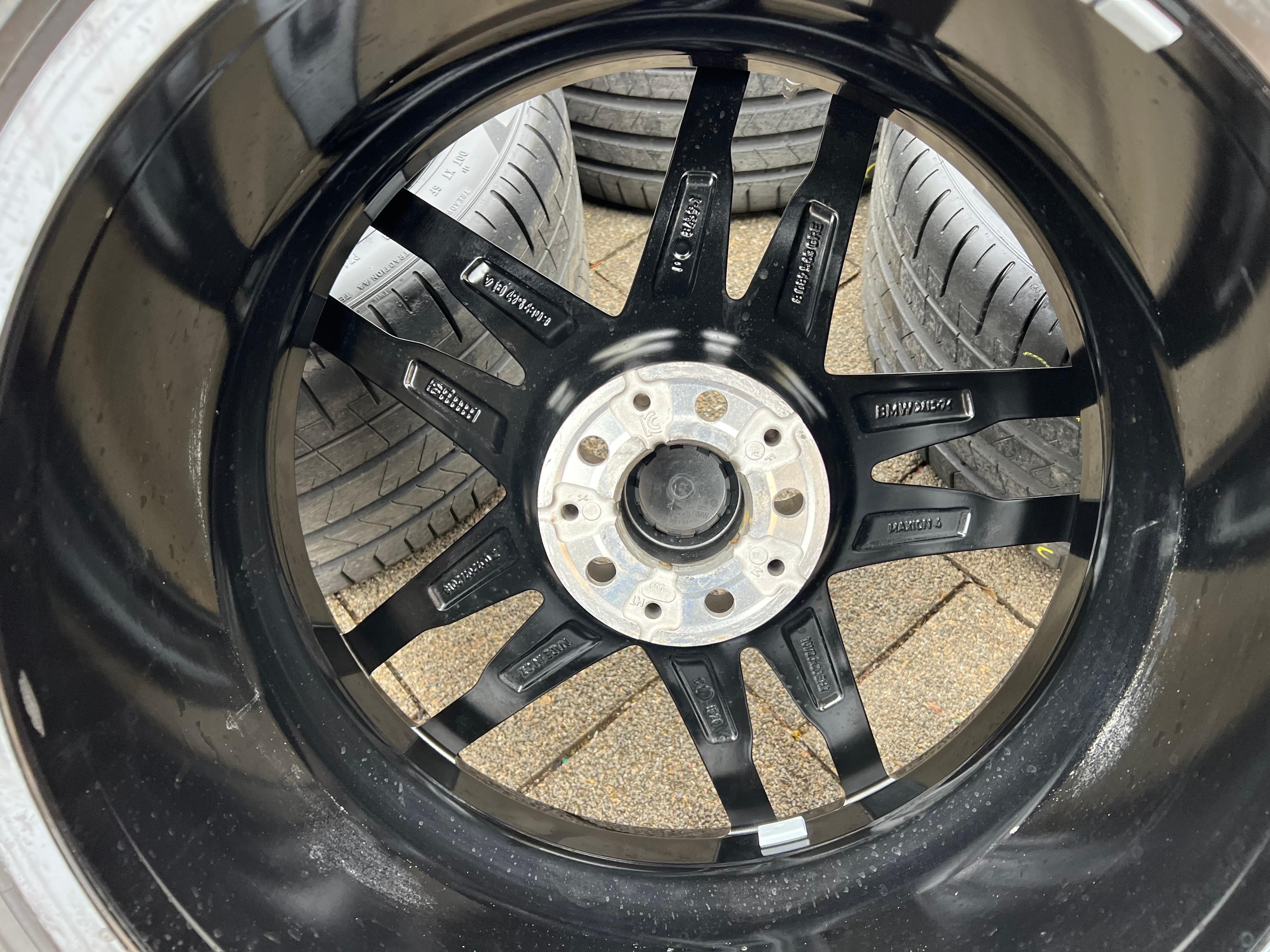 4 ORIGINELE 20" ALUMINIUM ZOMERWIELEN BMW M5 F90 M8 F90 F91 F92 F93 STYLING 810M RDKS