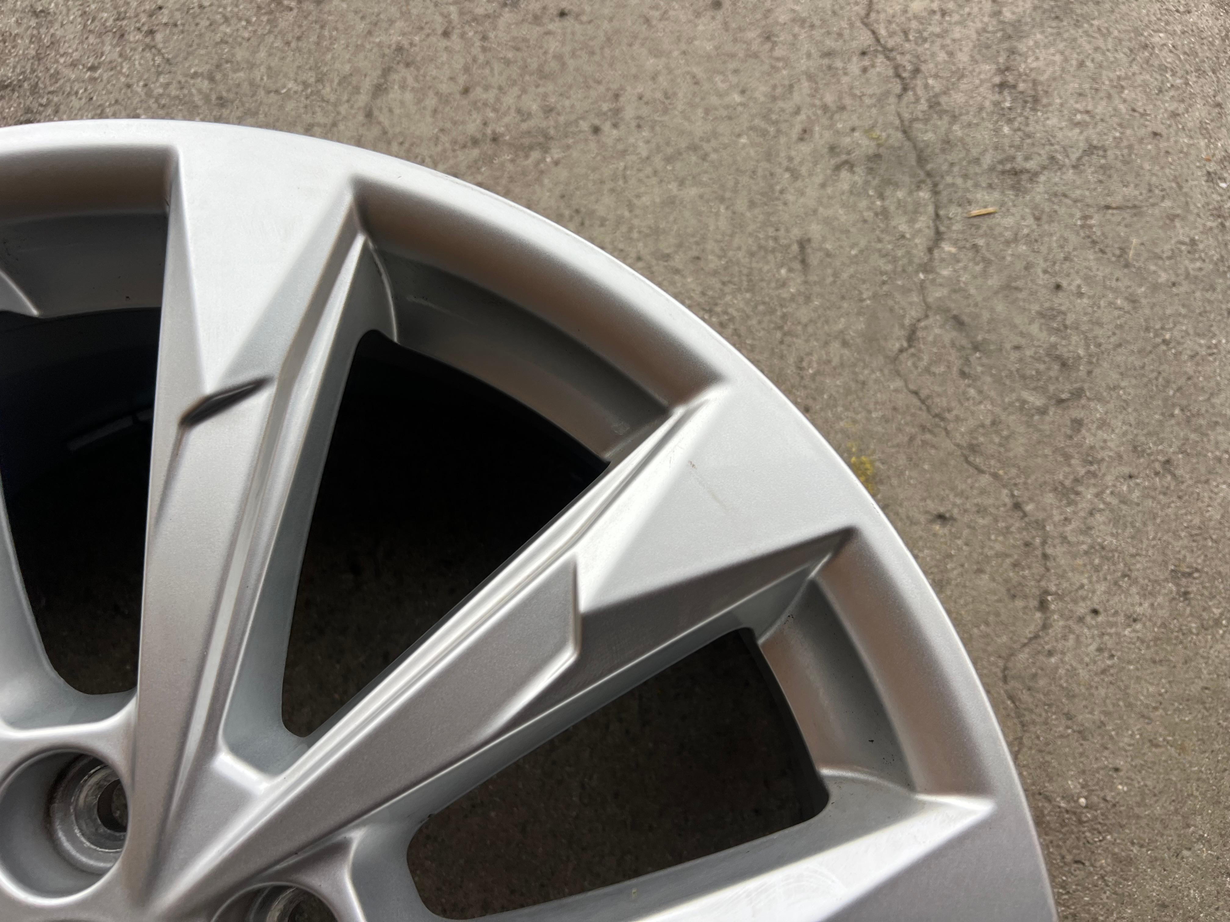 1 X LLANTA DE ALEACIÓN ORIGINAL DE 18" PARA AUDI Q3 F3 83A601025G 7x18 ET43 CON ENVÍO GRATUITO