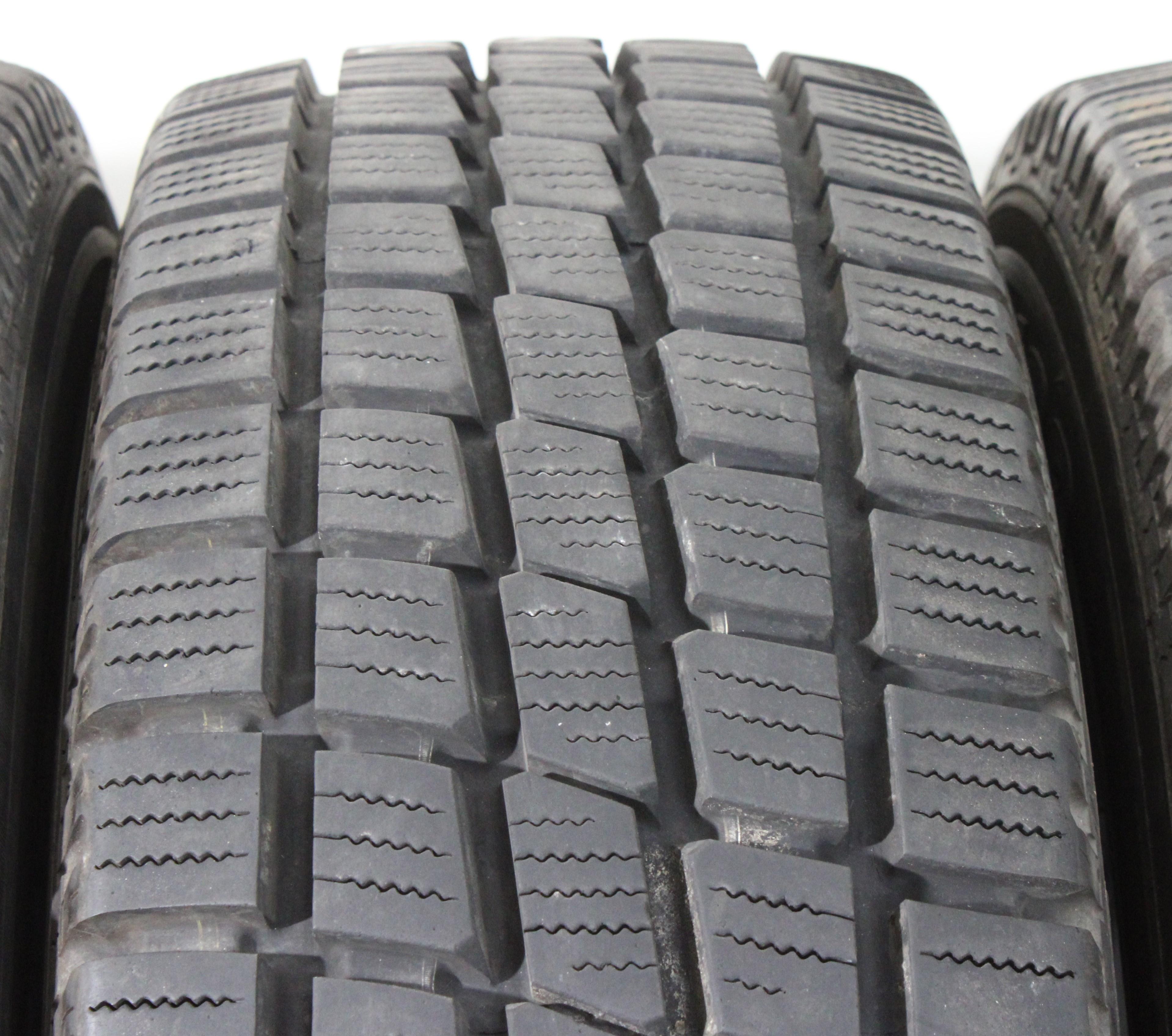 4 x 225/75R16C 121/120Q pneumatici invernali Toyo Winter H09 9-10mm 2016