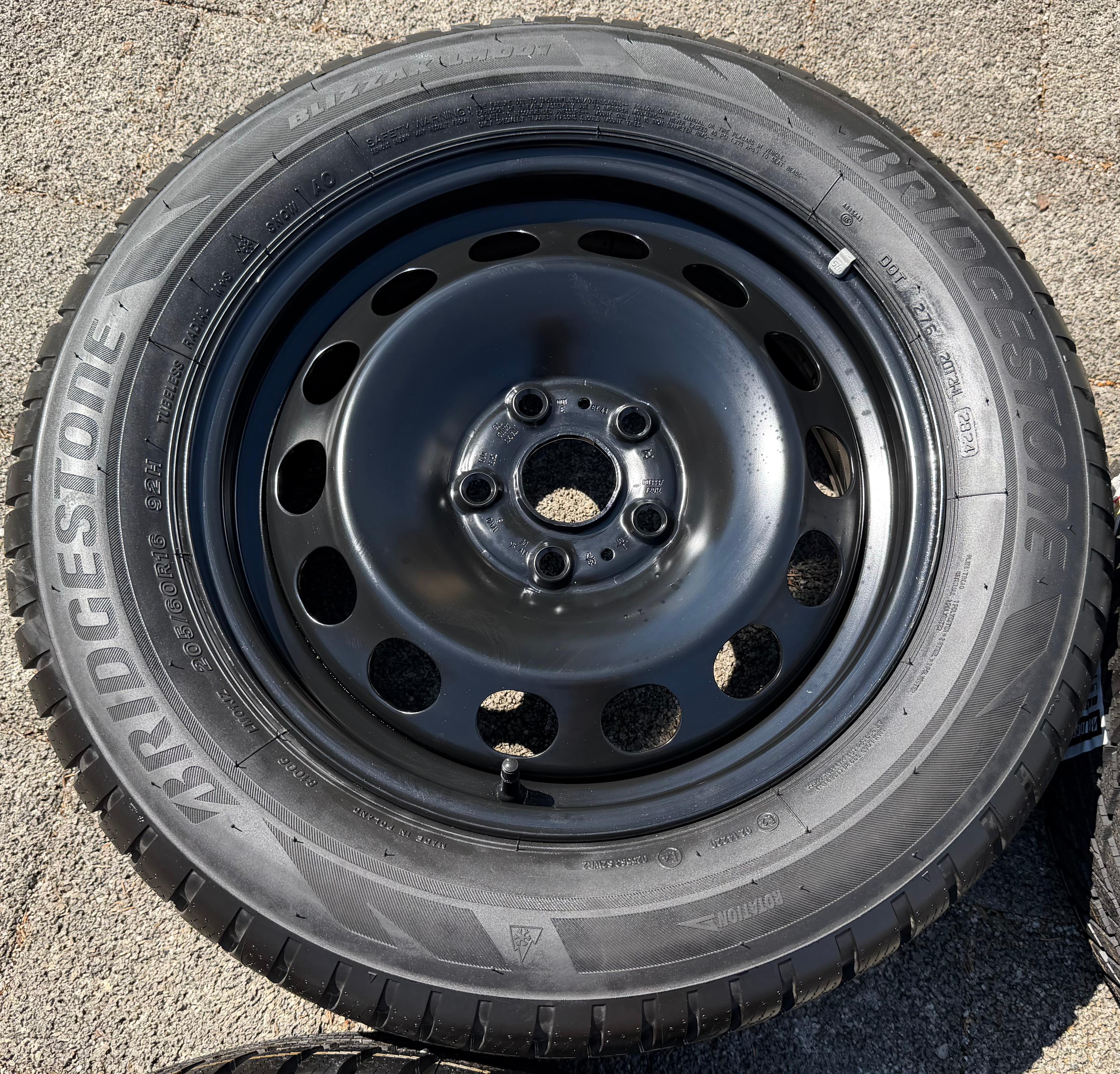 4 Winterräder Audi Q2 GA VW T-Roc 205/60R16 92H Bridgestone 5Q0601027AM NEU