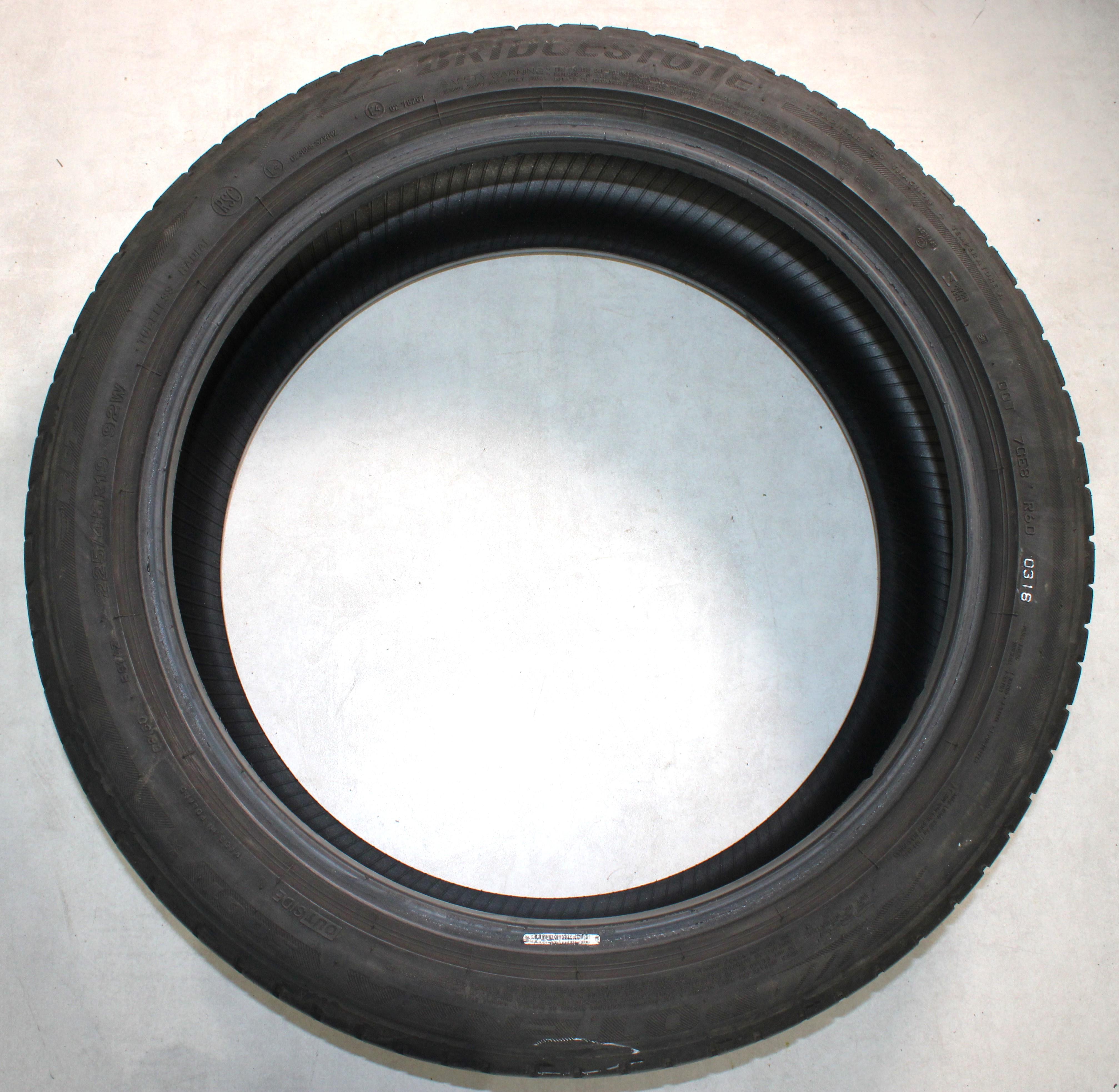 4 x 225/45R19 92W Sommerreifen Bridgestone Potenza S001 Runflat 2x4,5-5mm/2x5,5-6mm 2018 *