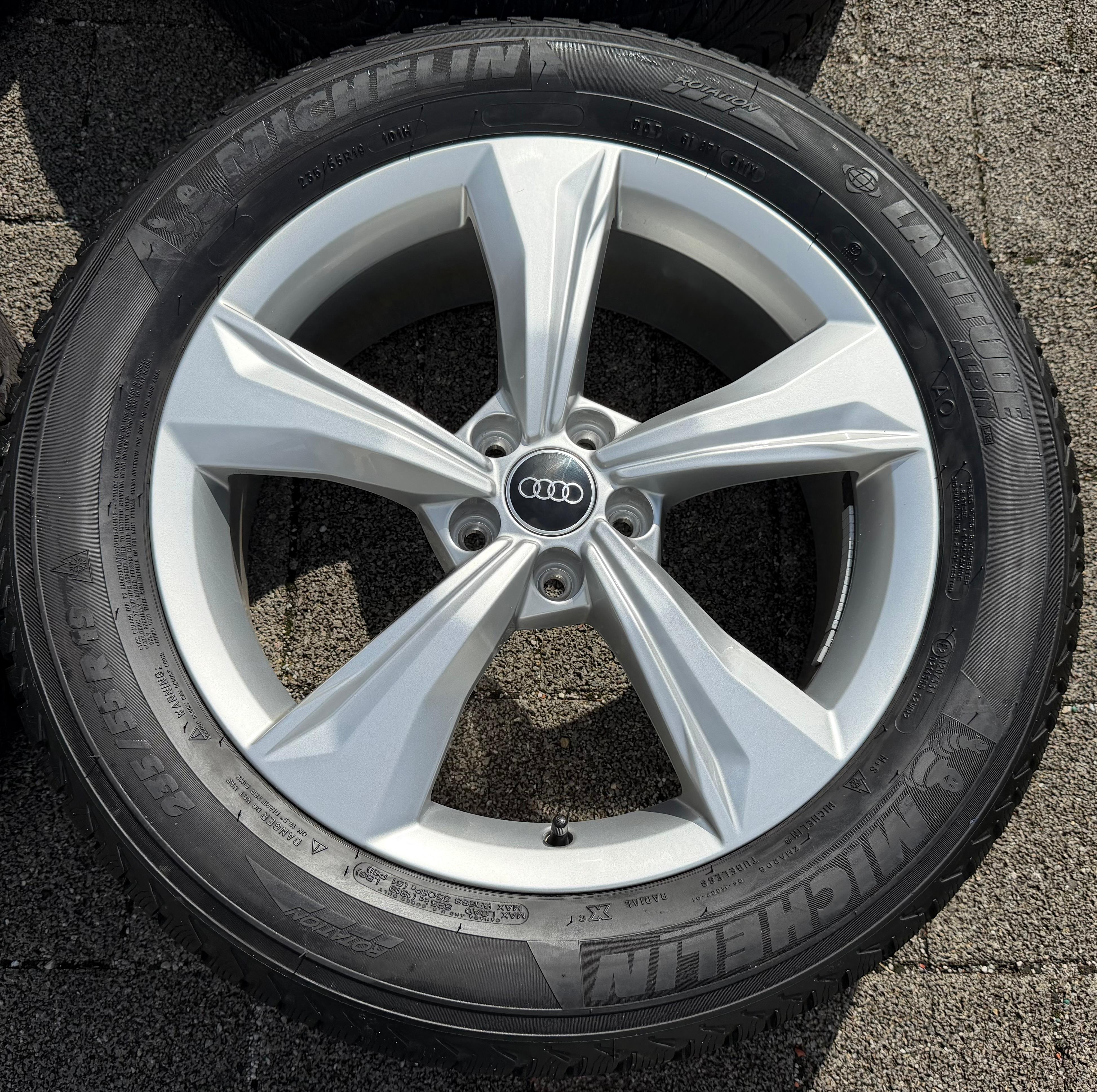 4 ruote in lega originali da 19" invernali Audi Q5 SQ5 FY 80A601025K 235/55R19 101H Michelin 2022