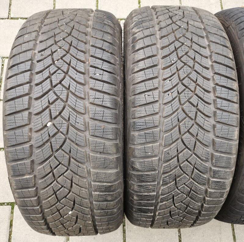 4 x 215/45R16 90V Winterreifen Goodyear Ultra Grip 8 Performance 8mm 2017/2018