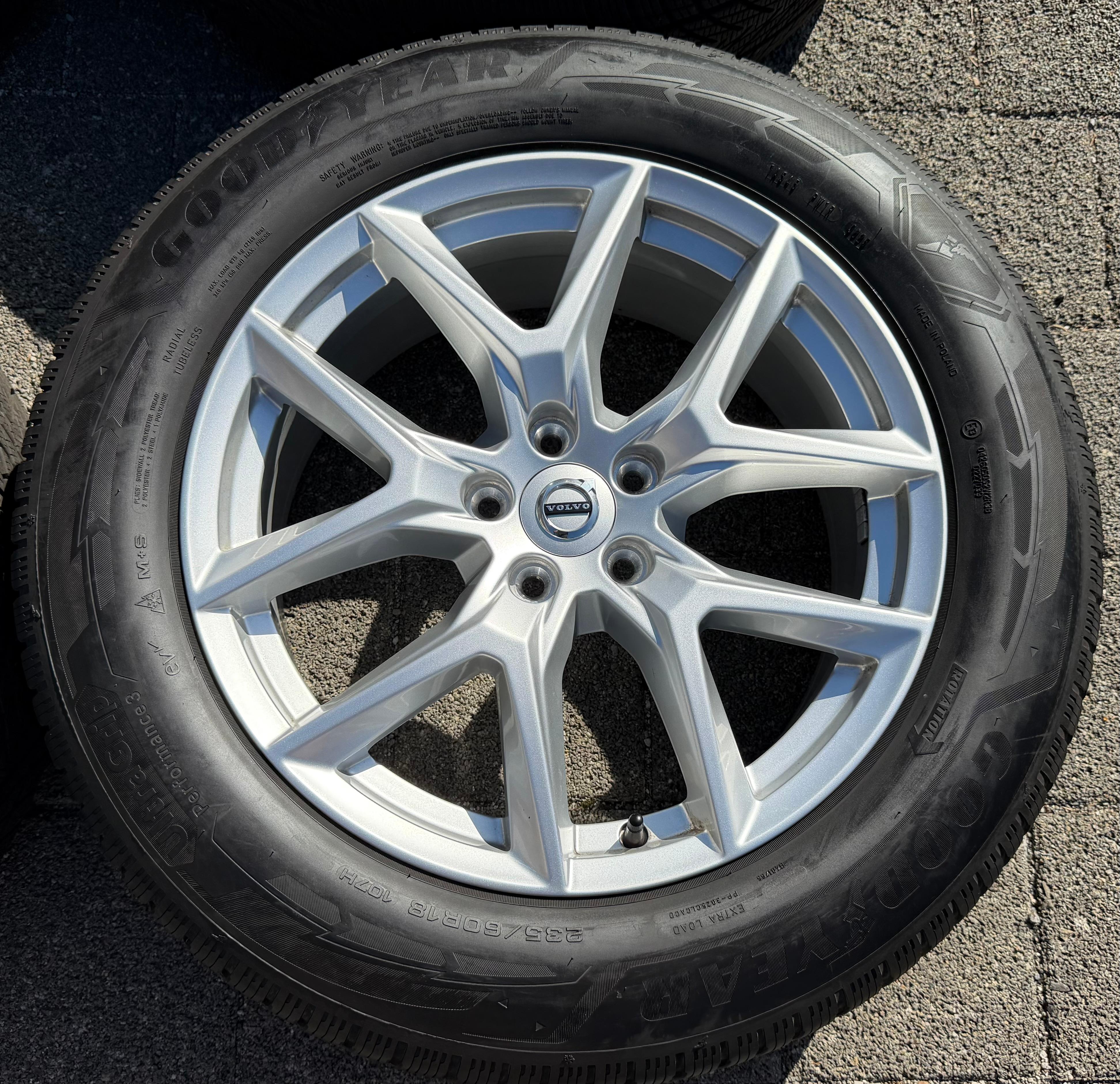 4 Original 18" Alu Winterräder Volvo XC60 II 31423851 235/60R18 107H Goodyear 2025