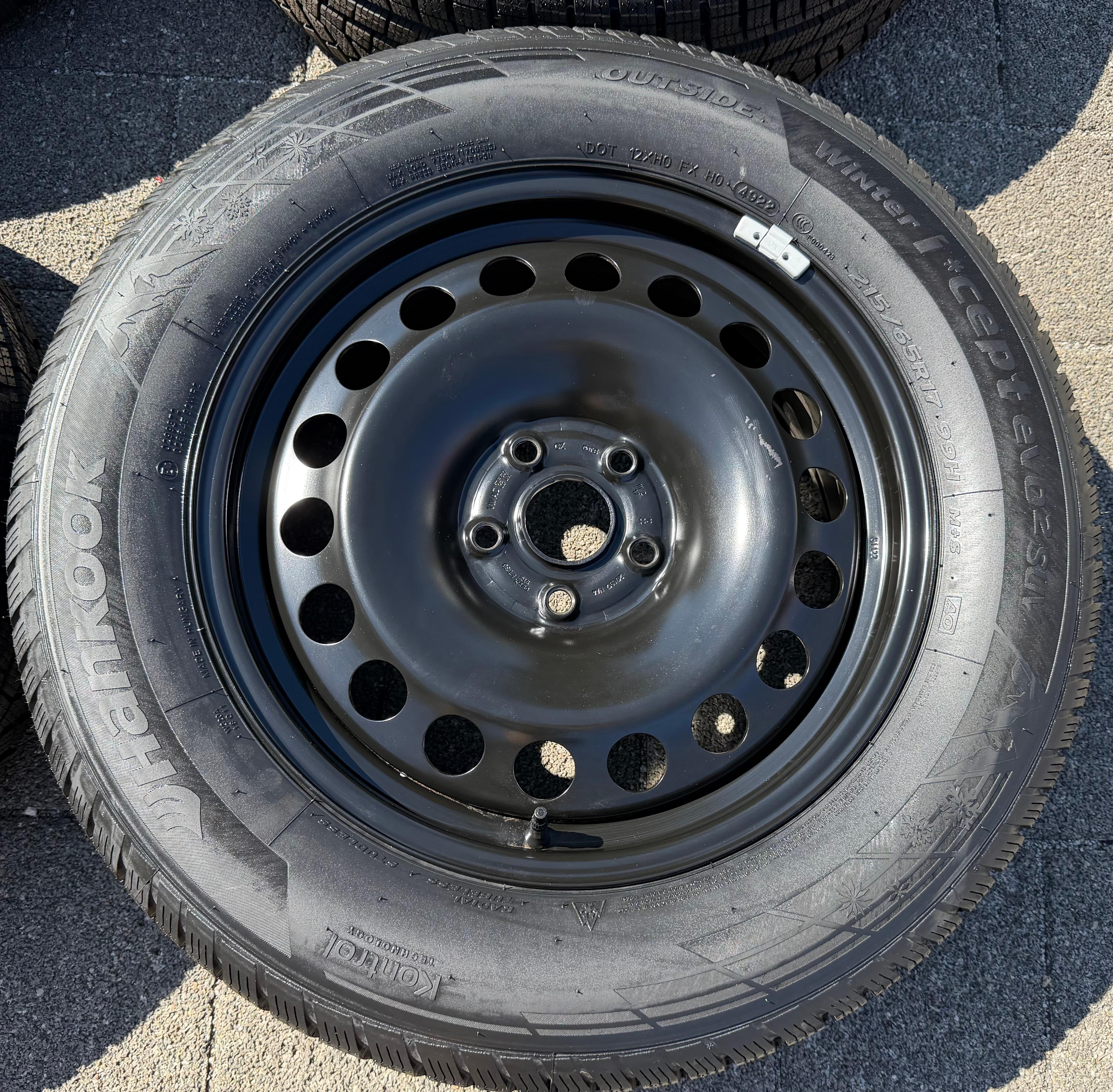 4 ruedas de invierno para Audi Q3, F3, Seat Tarraco, Skoda Kodiaq y VW Tiguan II 5NA, 215/65R17 99H, NUEVAS