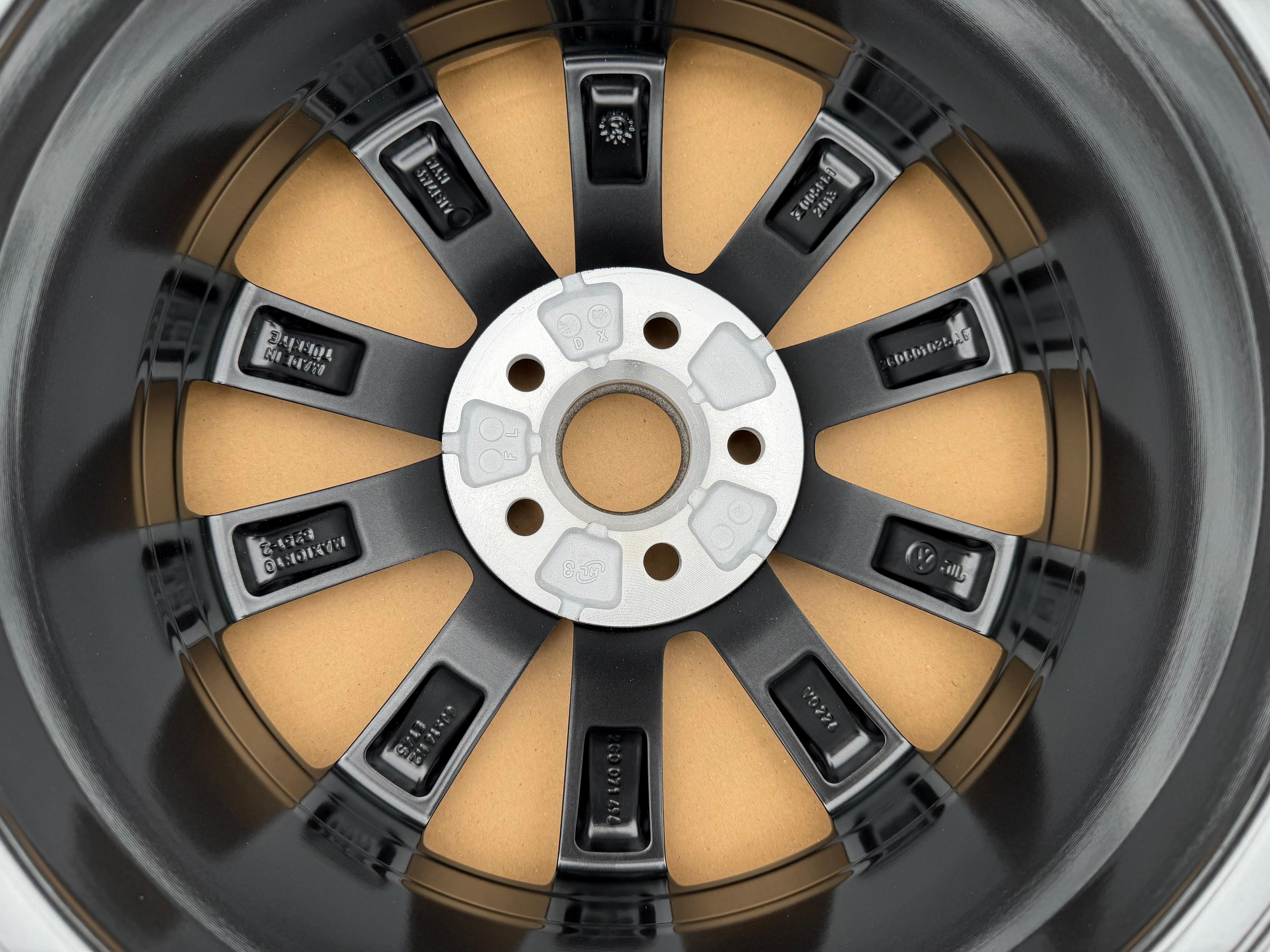 1 x Cerchio in lega originale da 16" per VW Polo IV 6 AW1 2G0601025AF 6x16 ET45 Merano NUOVO